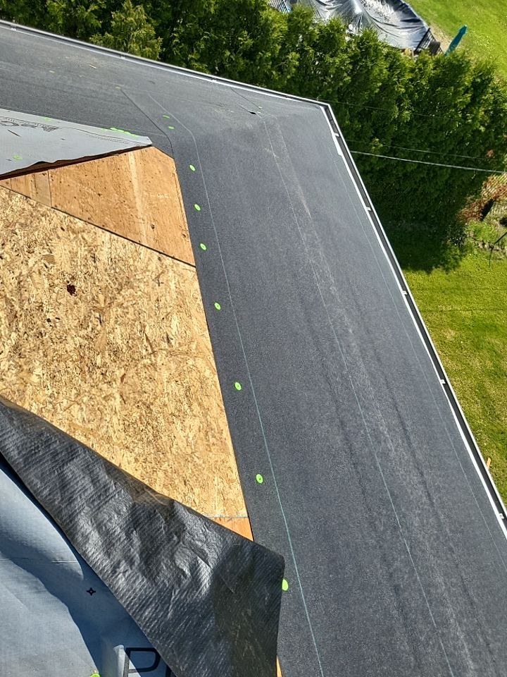 ATLAS PINNACLE COLOR: SUMMER STORM DRIP EDGE: WHITE by Eagle Eye Roofing