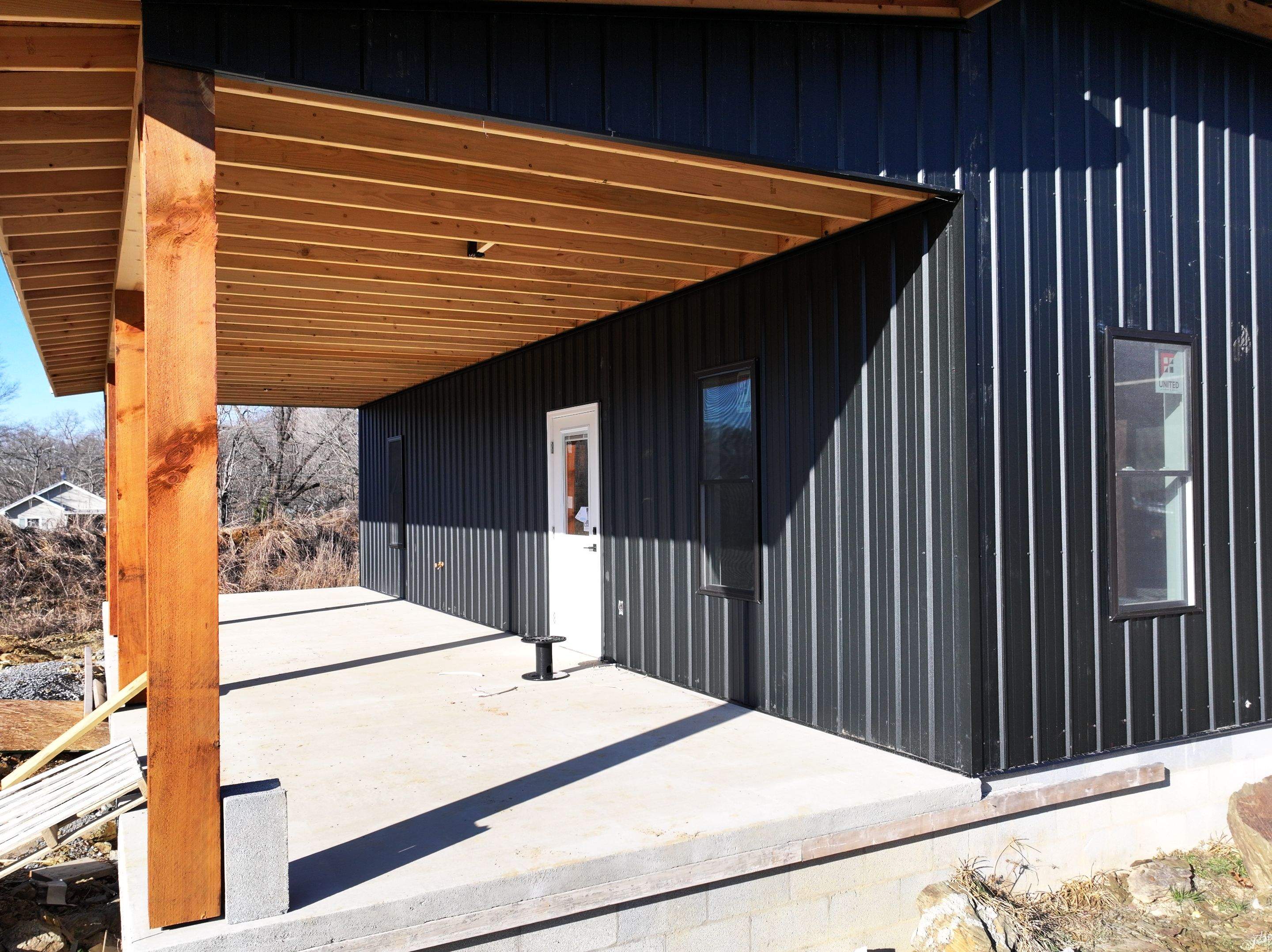 Martin Residence by Omnia Roofing