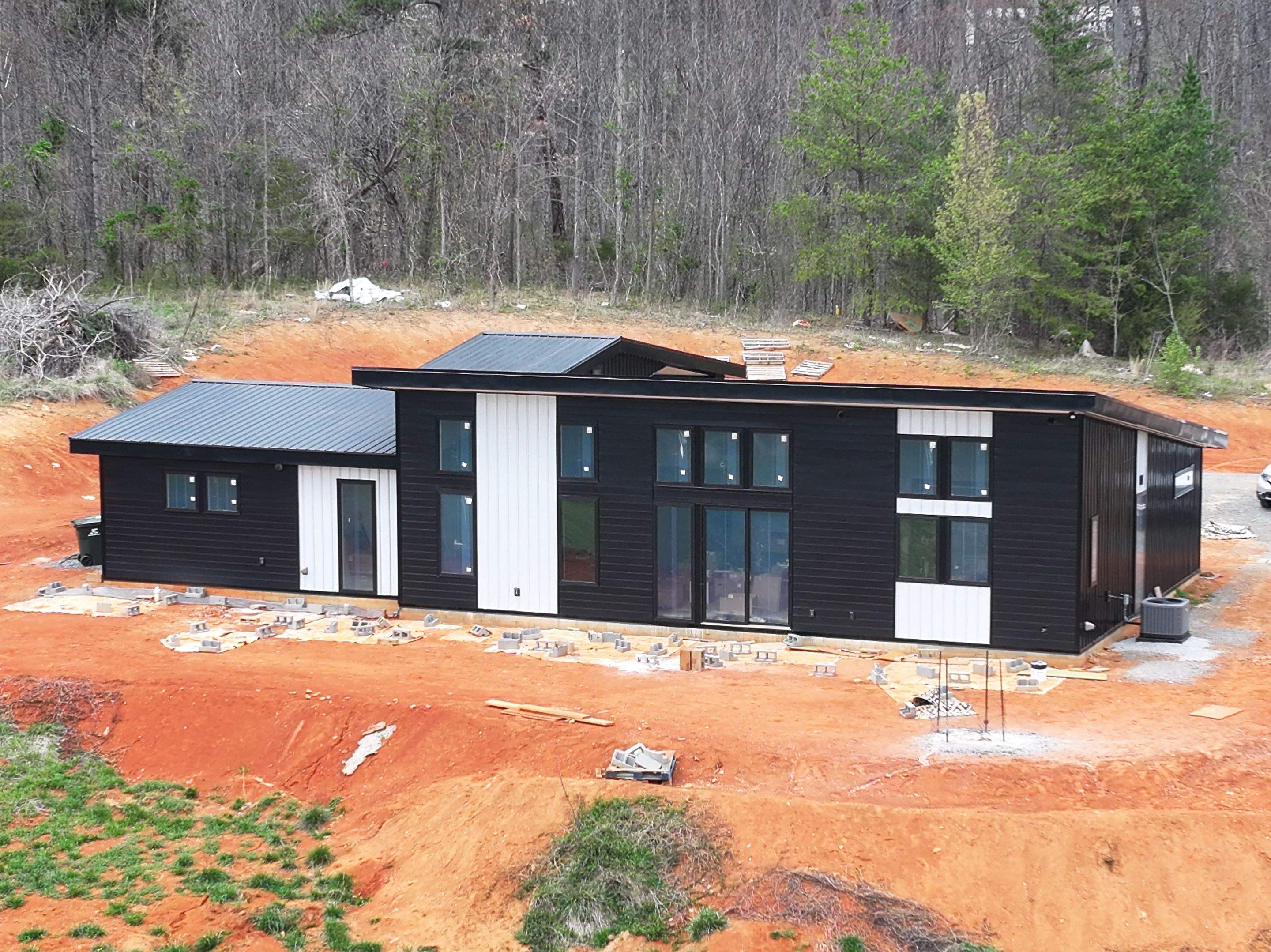 Titus Sr. Residence by Omnia Roofing