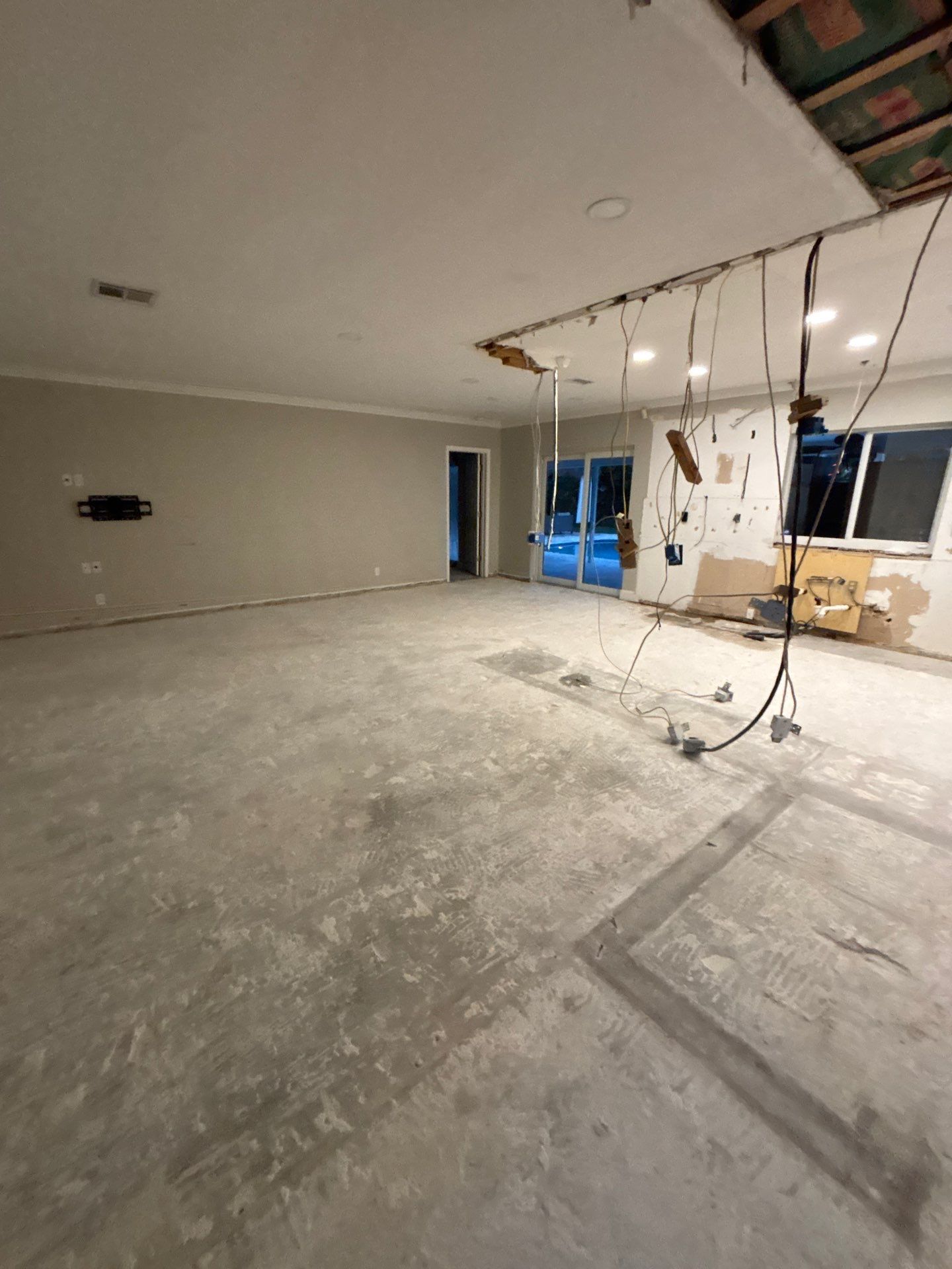 48x48 Flooring - East Boca Raton by Hevi Tile