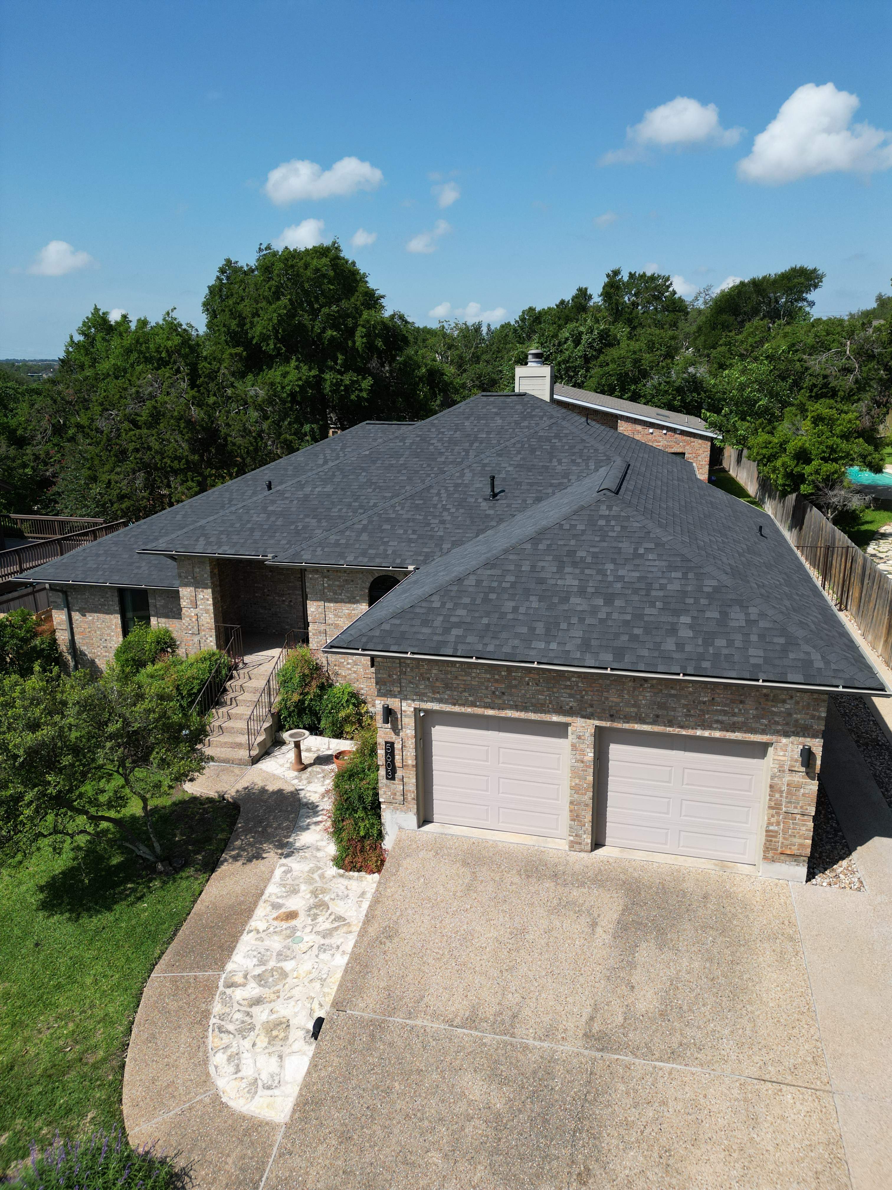 Onyx Black - Owens Corning TruDefinition Duration by RoofsOnly.com