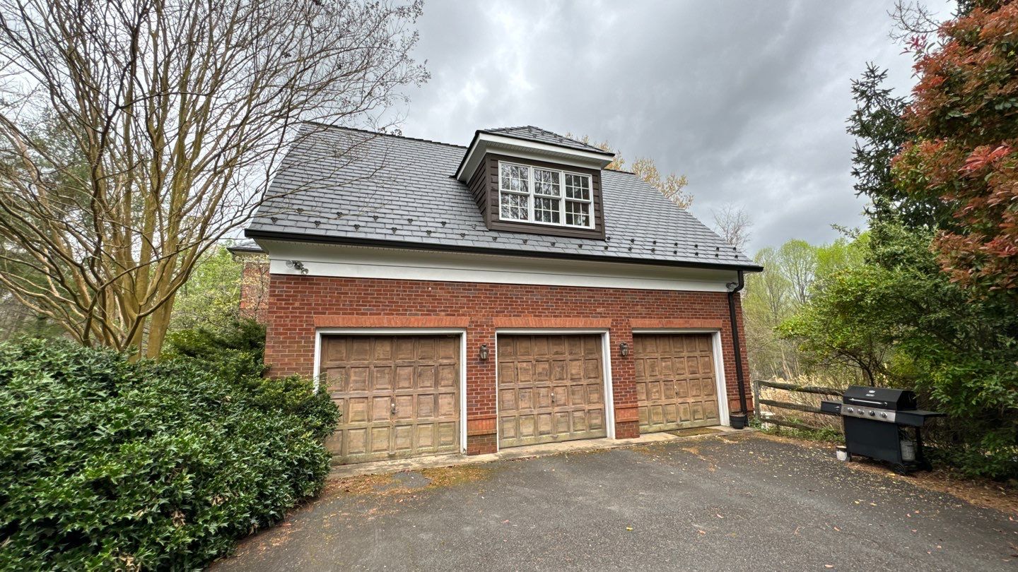 Clifton Multi-Trade Restoration: DaVinci Single Width Slate in Slate Black by RM Banning, Inc.