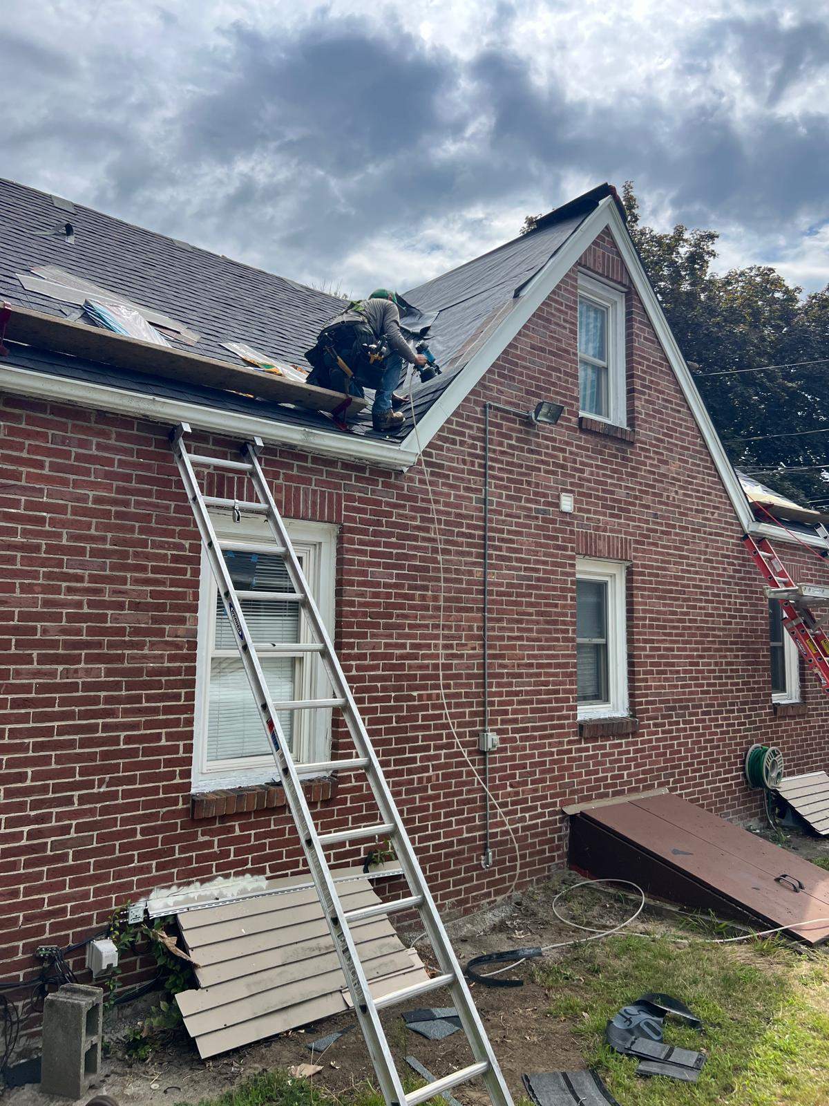 Full Roof Replacement – Owens Corning Duration, Onyx Black with Ridge Vent Upgrade by JOHNNYS PRO