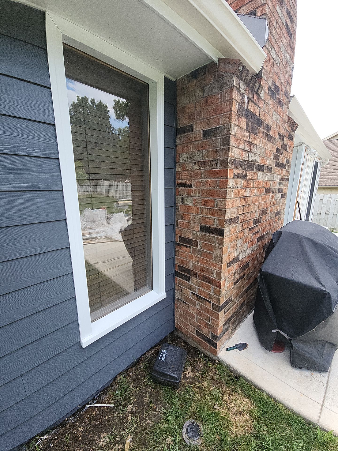 James Hardie siding in Overland park  by EEC  Windows, Siding & Roofing 
