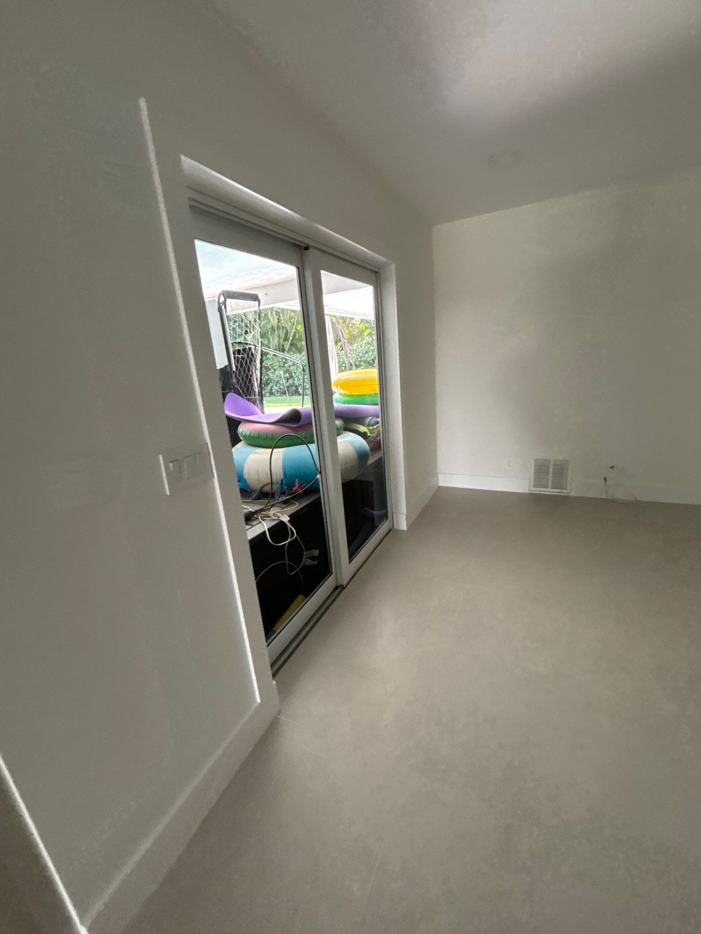 48x48 Flooring - East Boca Raton by Hevi Tile