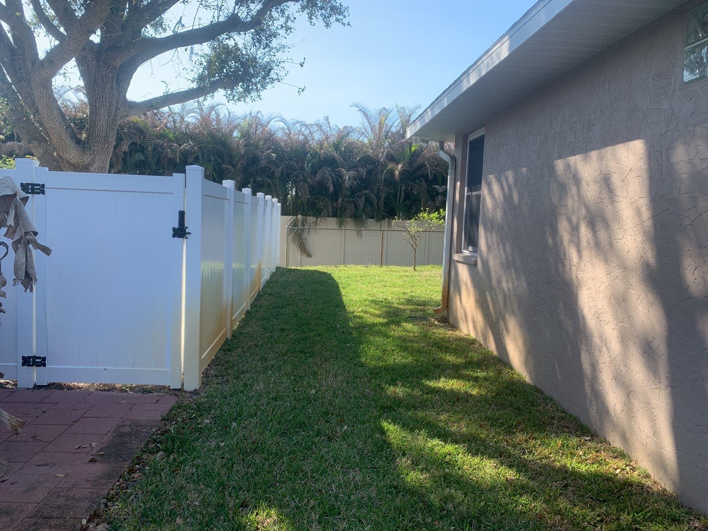 Sarasota, FL 6ft. Tall White Vinyl Privacy Fence  by Asap fence and gates, LLC