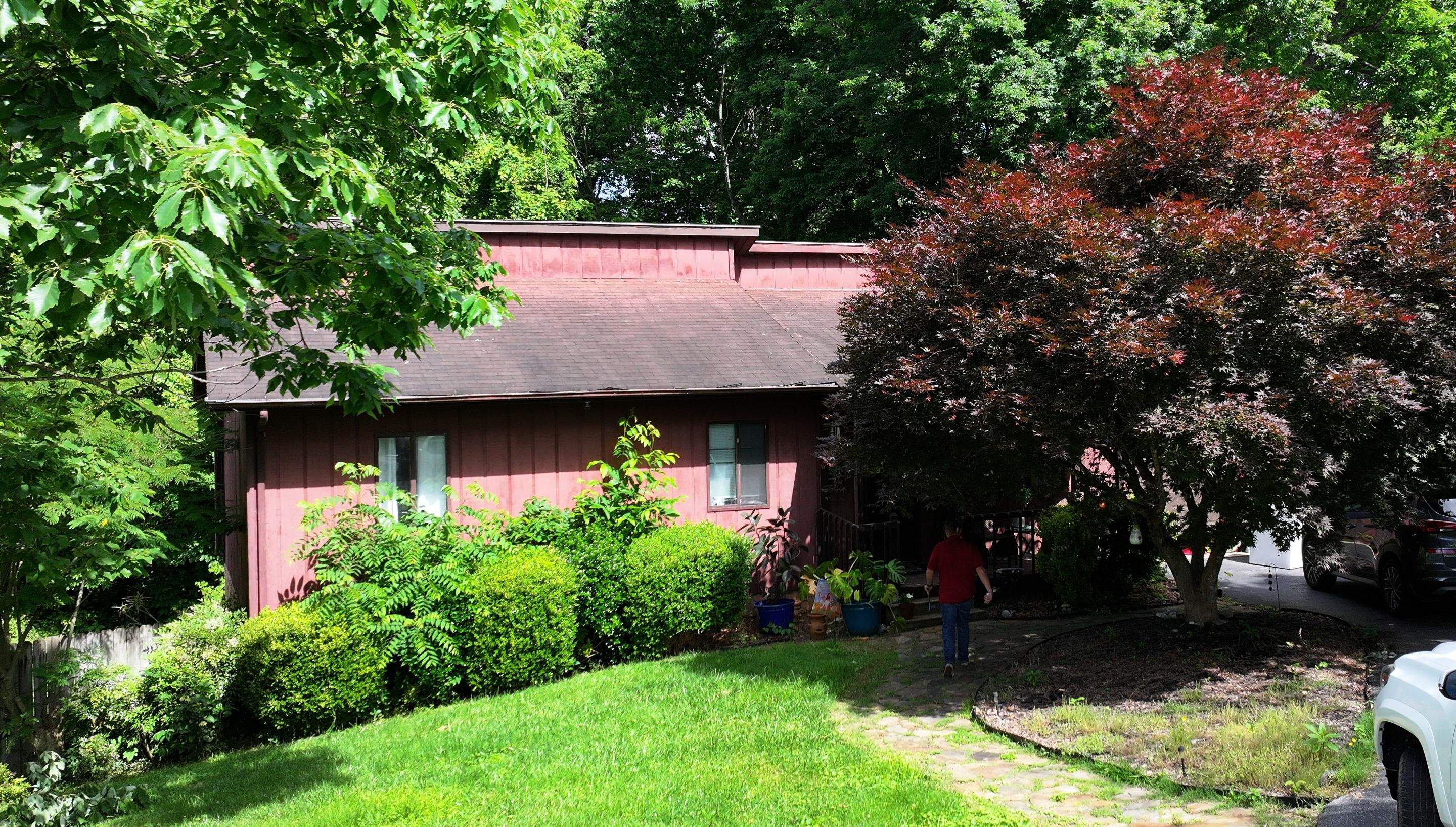 Boggs Residence by Omnia Roofing