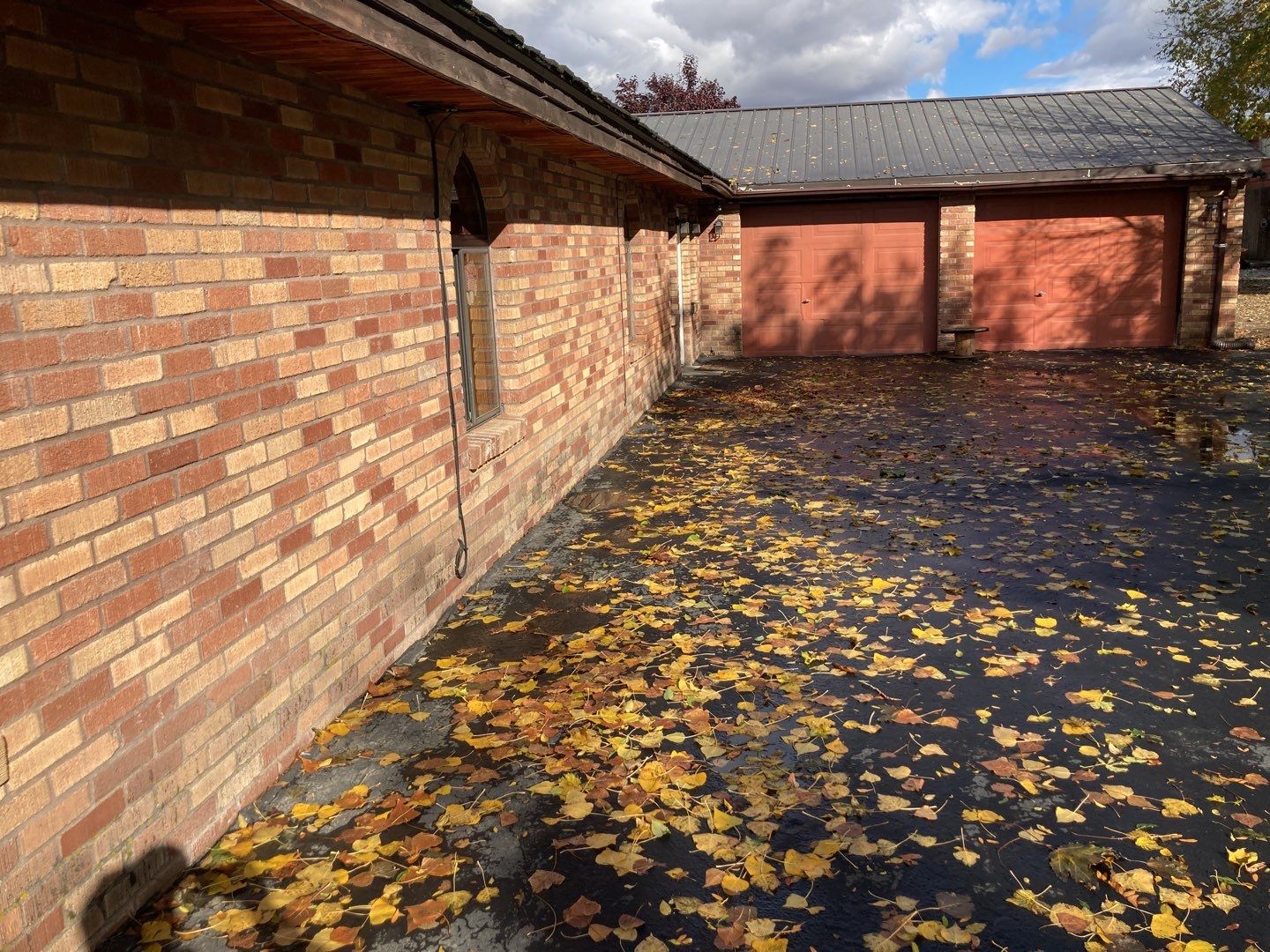 Shake removal and reinstallation of Owens Corning Oakridge in Teak by ID Roofing LLC