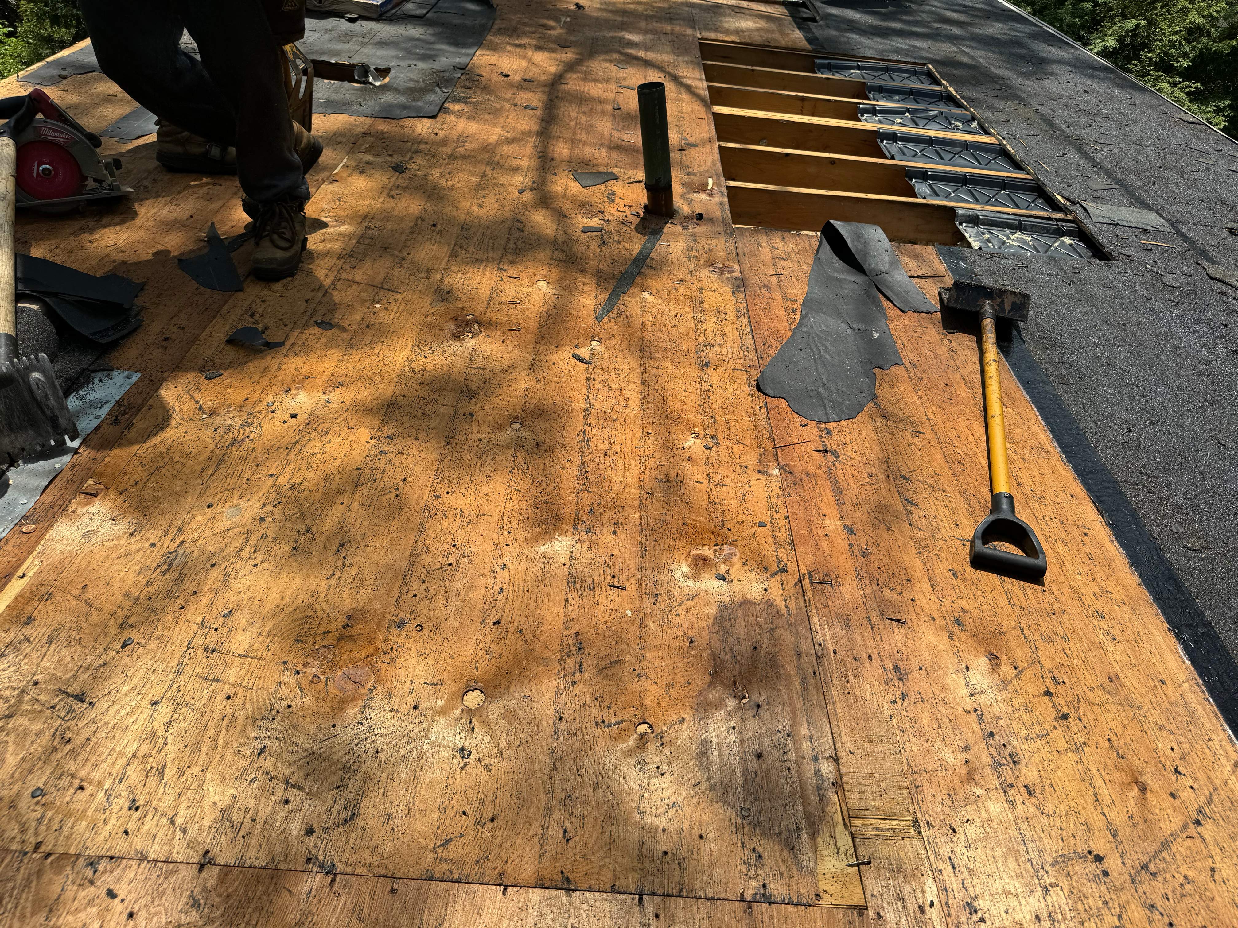 Residential Roofing Installation using Certainteed Landmark ClimateFlex by GRACCO