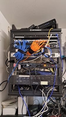 Structured cabling installation by CimaSolutions