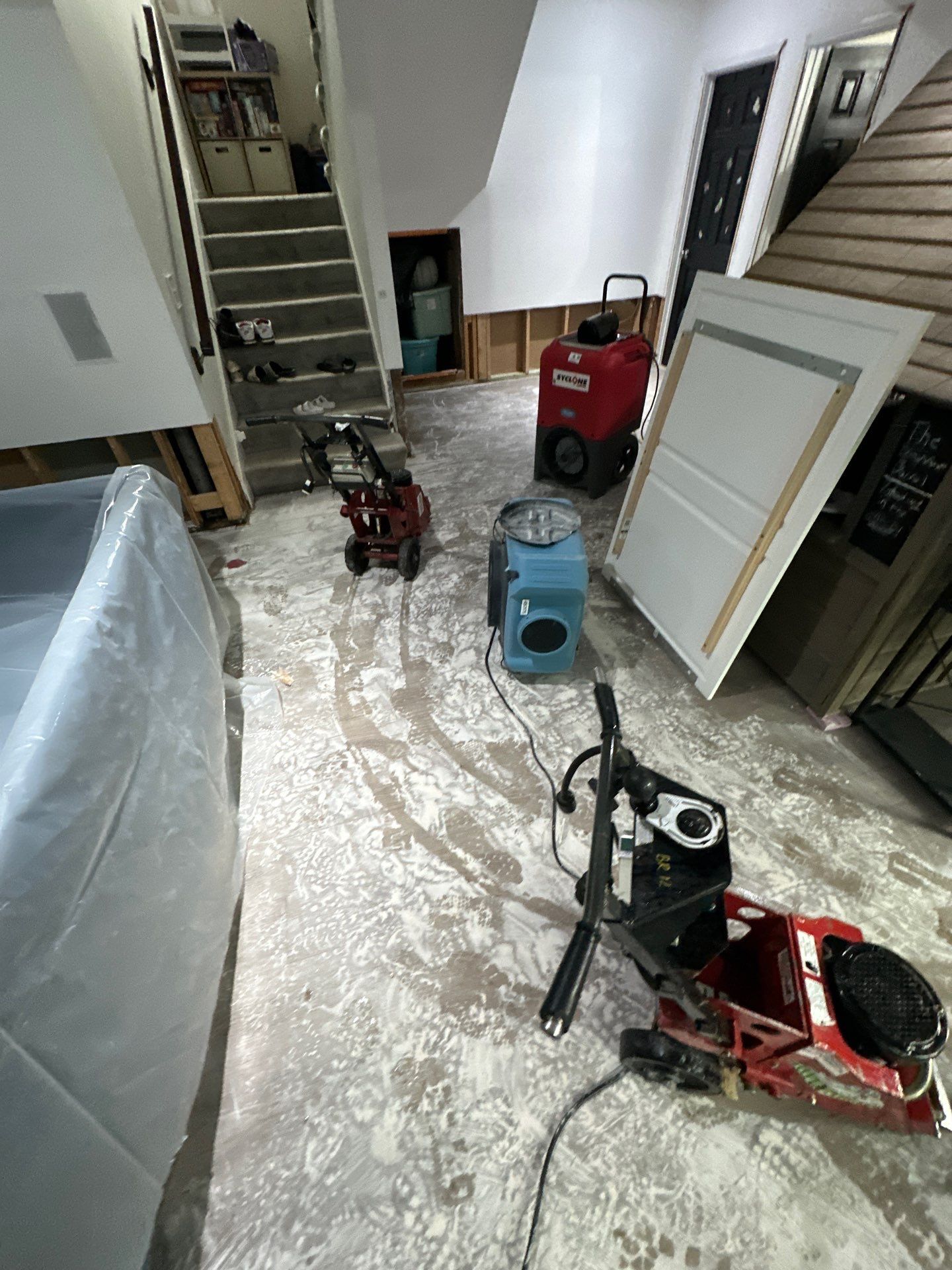 Full-Service Water Damage Mitigation and Structural Drying in Lone Jack by Fine Restoration