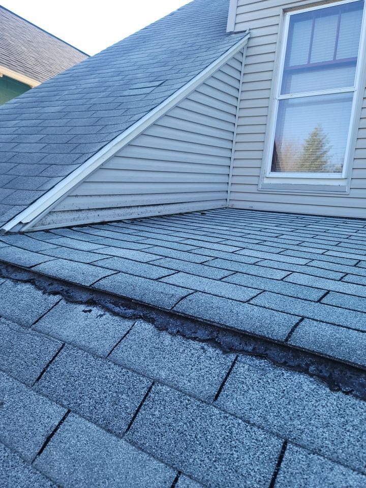 ATLAS PINNACLE COLOR: MORNING HARVEST DRIP EDGE: WHITE by Eagle Eye Roofing