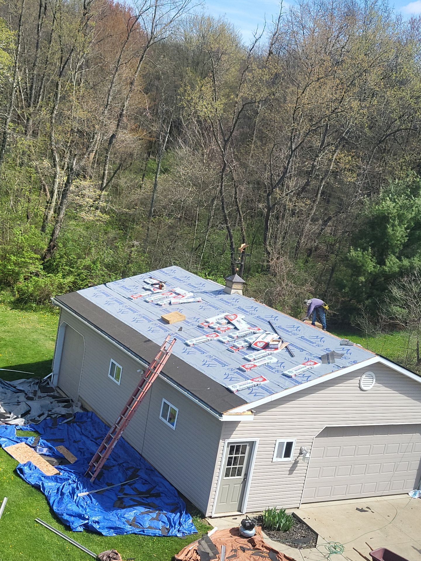 Atlas Pinnacle, Color, Coastal Granite, Drip Edge, Birch White by Eagle Eye Roofing