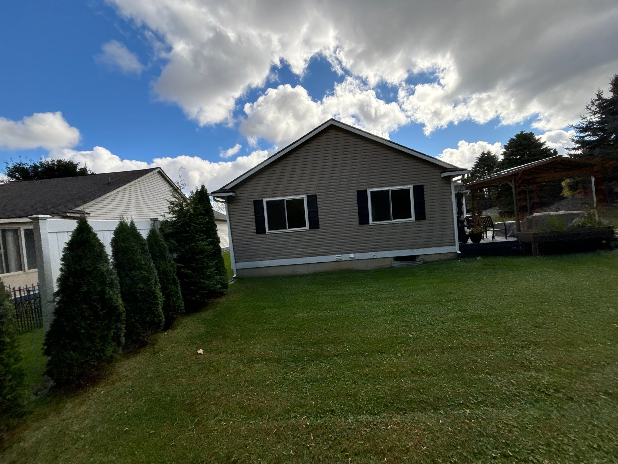 Siding Replacement using Alside Charter Oak D4.5" Riveria Dusk by 180 Contractors