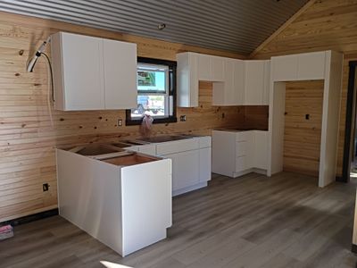 Barn House Blitz: Full Cabinet Installation Completed in One Day