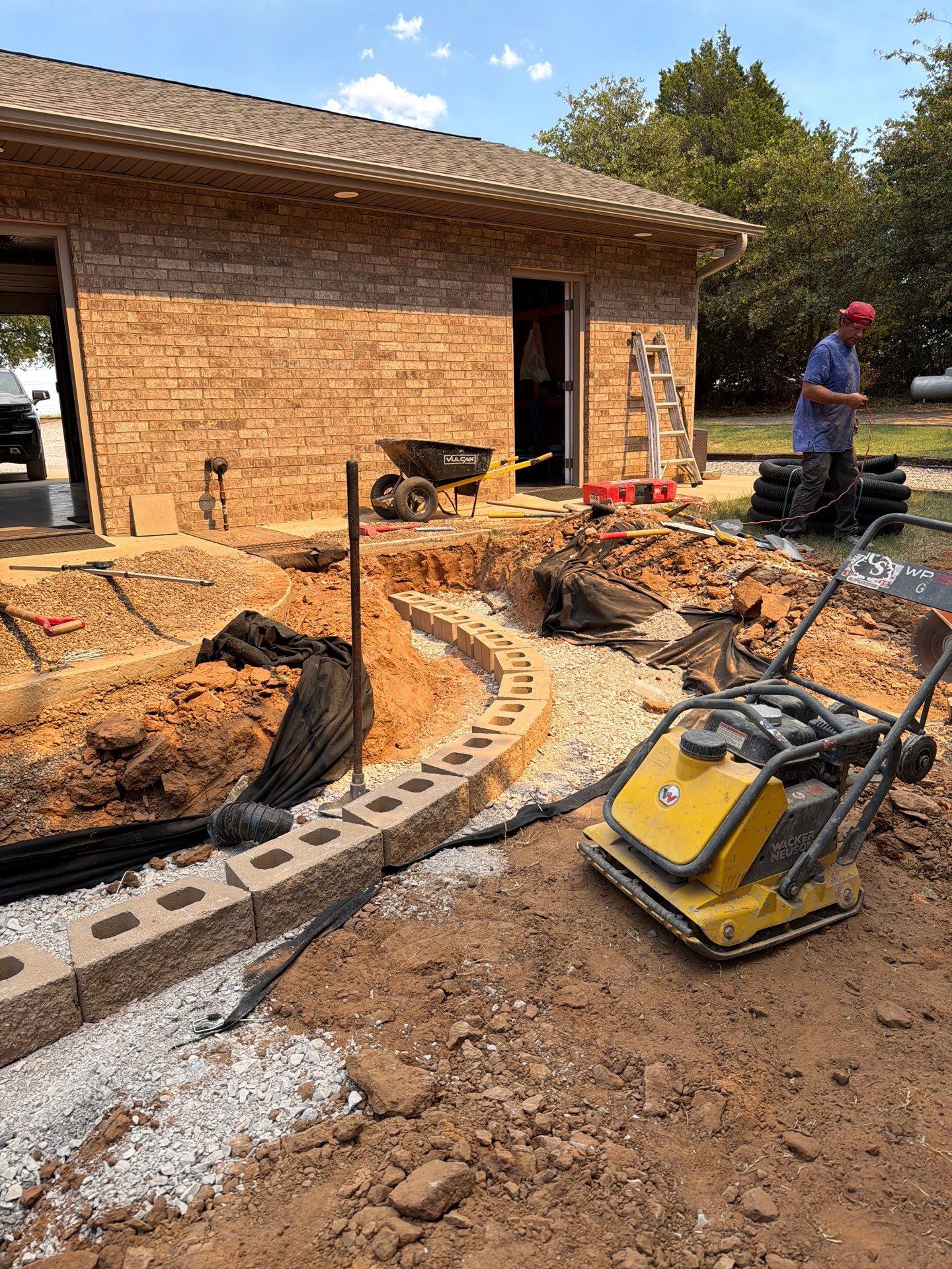 Retaining Wall by Clays Services Inc