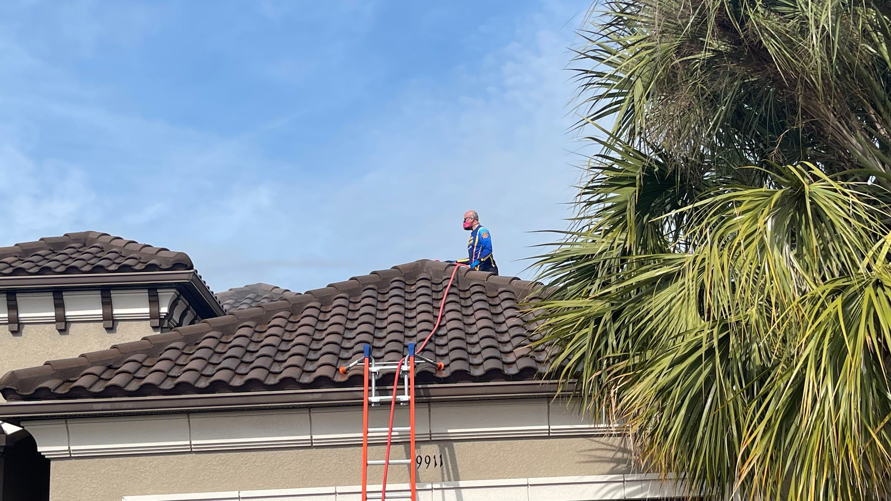 Concrete Tile Roof, Paver Pool Deck, Screen Enclosure & Driveway Cleaning in Artisan Lakes Esplanade, Palmetto, FL | Sunshine AquaWash by Sunshine AquaWash