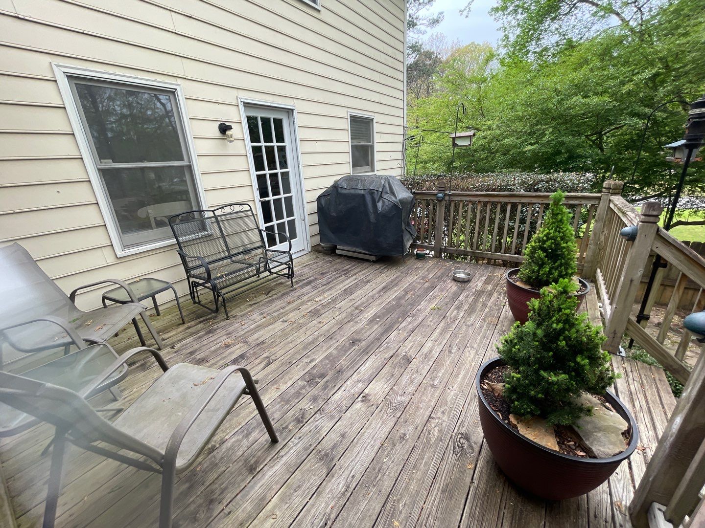 Oak Leaf Circle - Deck Installation  by Pillar and Pine