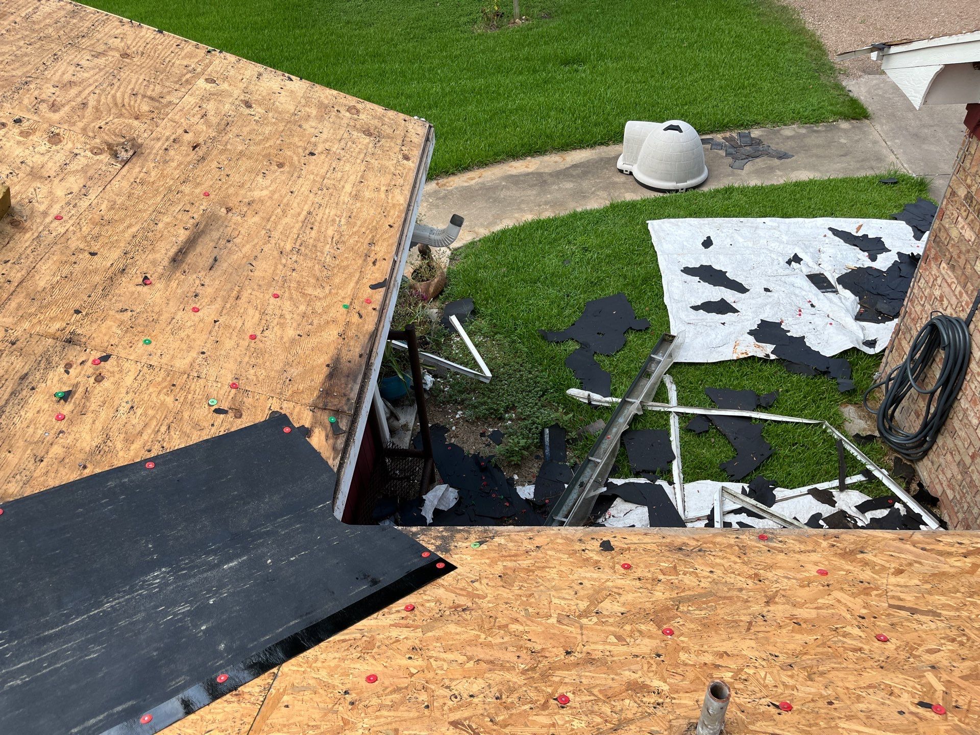 Residential Roofing Installation using Owen's Corning Duration (Lifetime) Shingles by Roof Repair Company