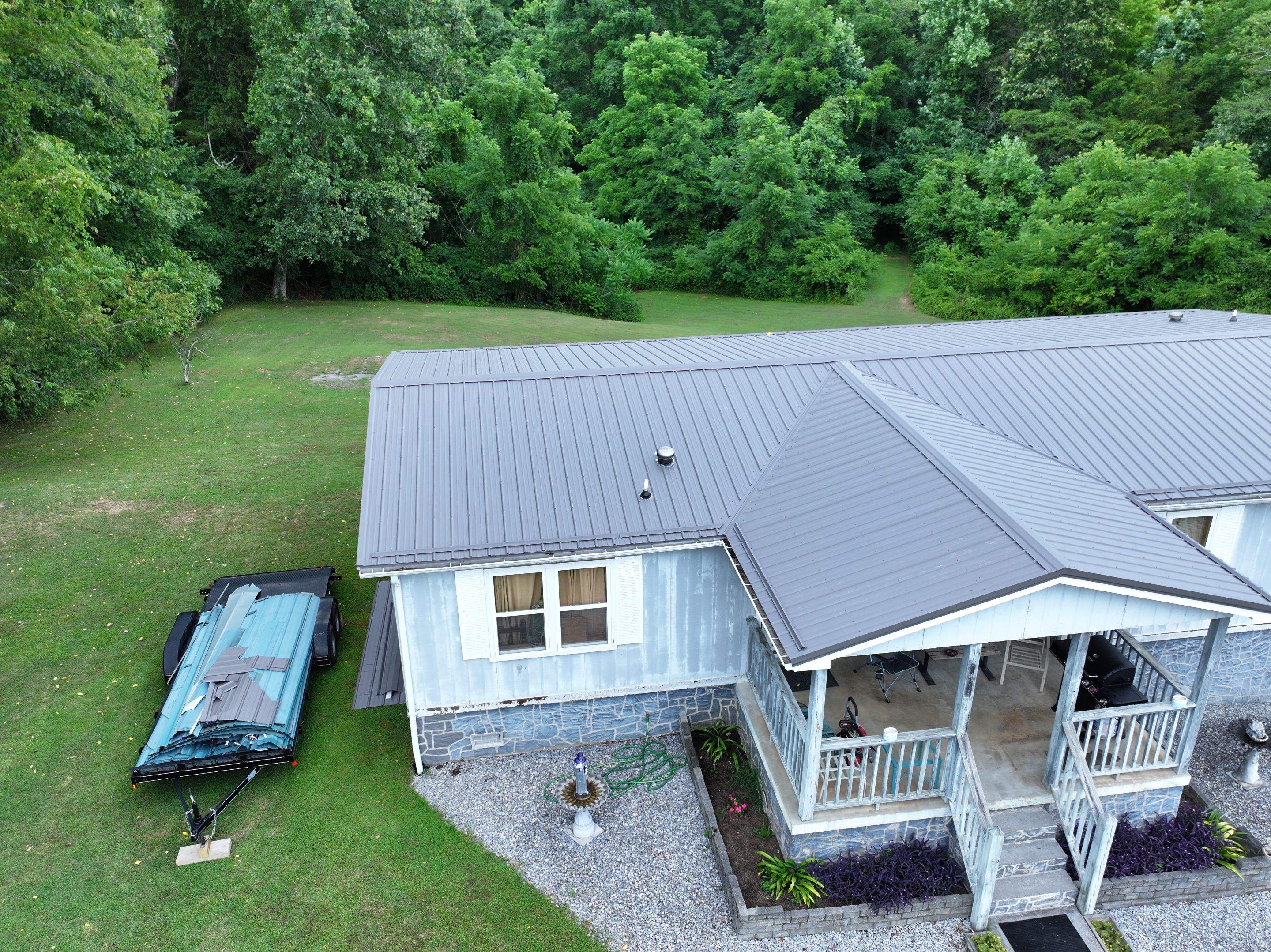 Hollingshead Residence by Omnia Roofing