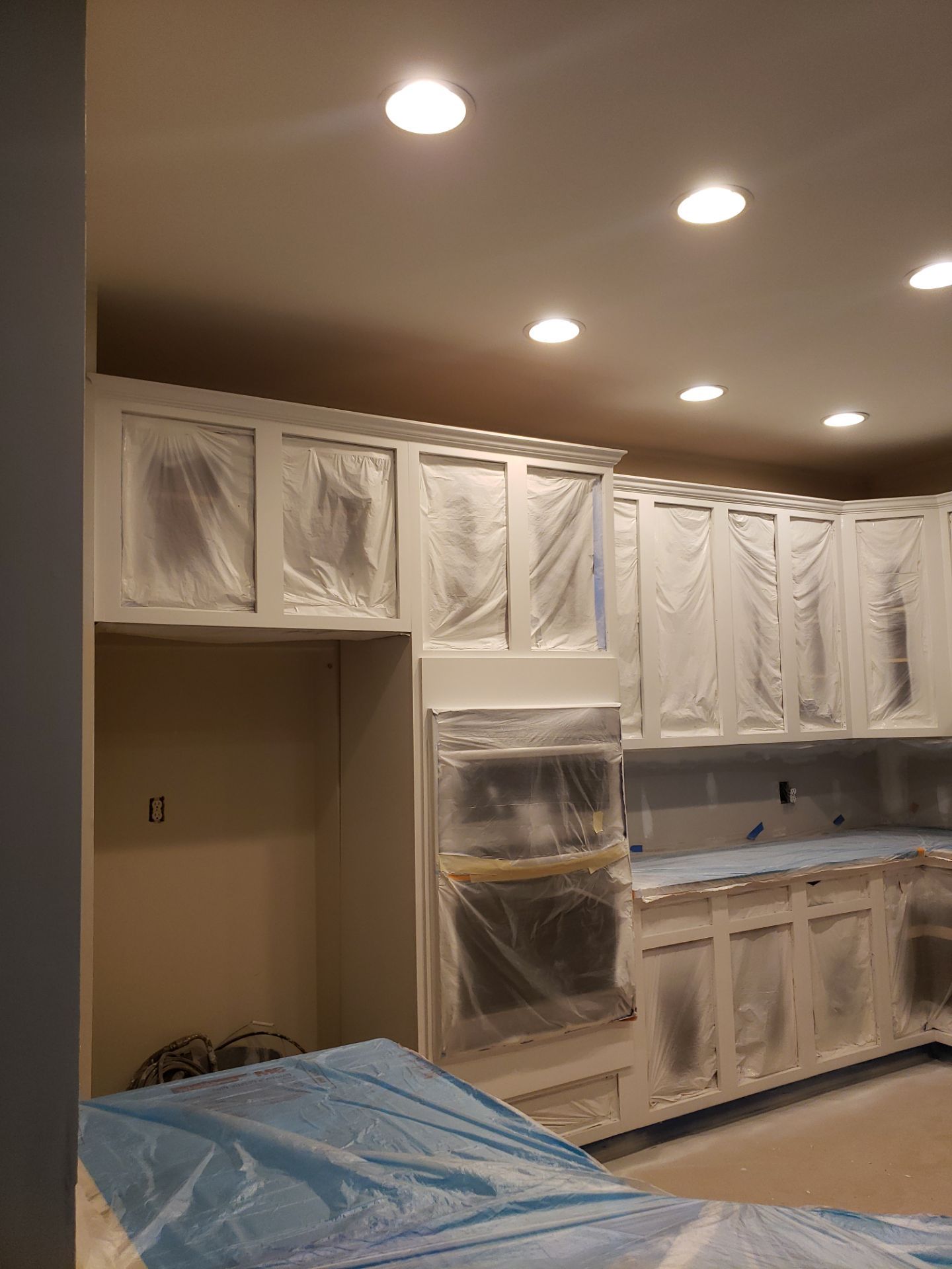 Inteiro painting and Cabineted painting by GonzalezPainters & Contractors Inc 