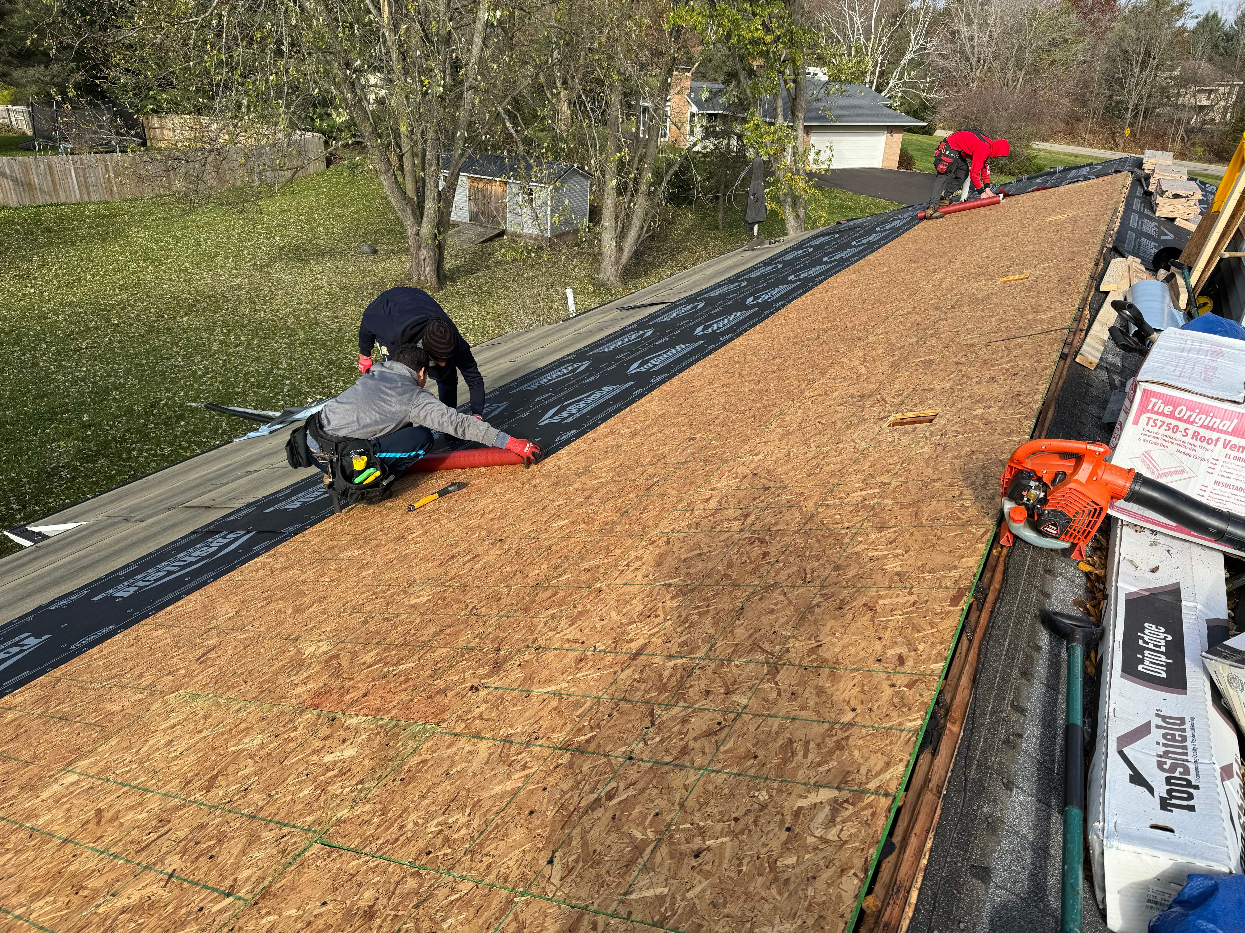 Residential Roofing Installation using Certainteed Landmark ClimateFlex by GRACCO