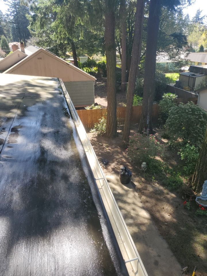 Gutters by Willamette Outdoor Wash LLC