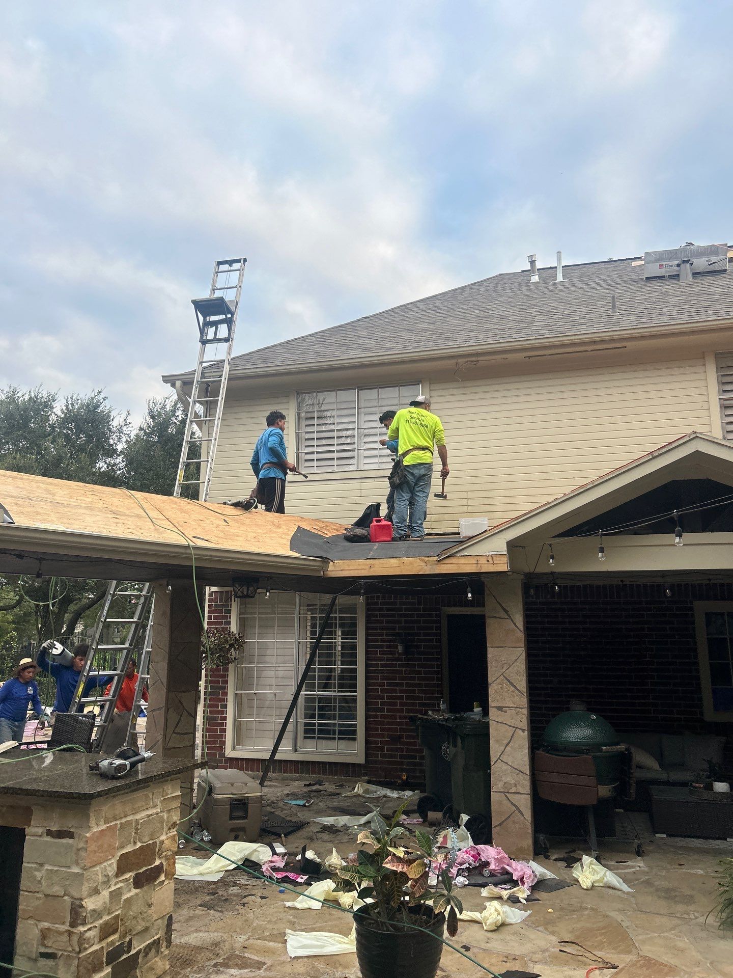 Residential Roofing Installation using Owen's Corning Duration (Lifetime) Shingles by Roof Repair Company