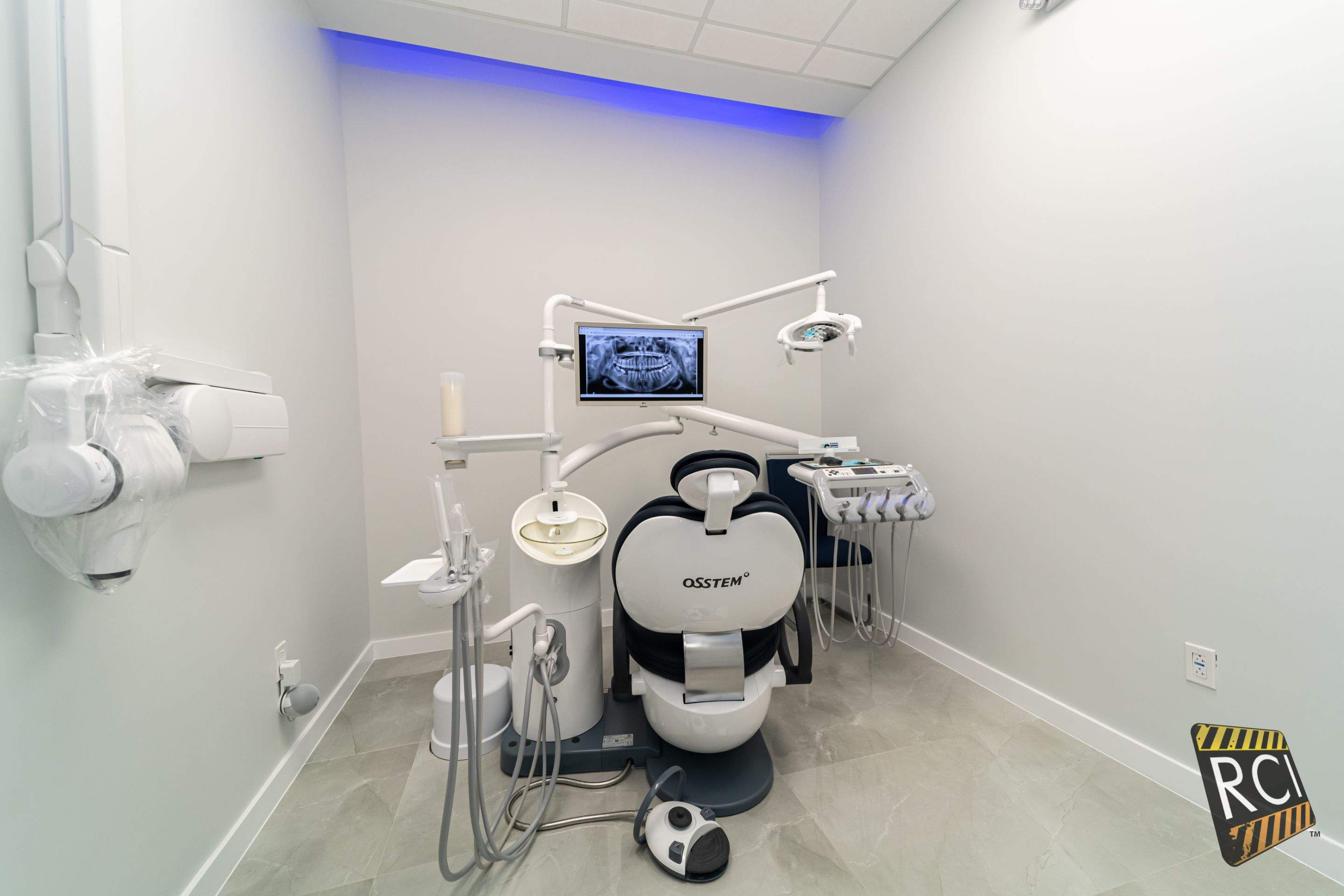 Rio Dental Studio by Ruiz Construction Inc