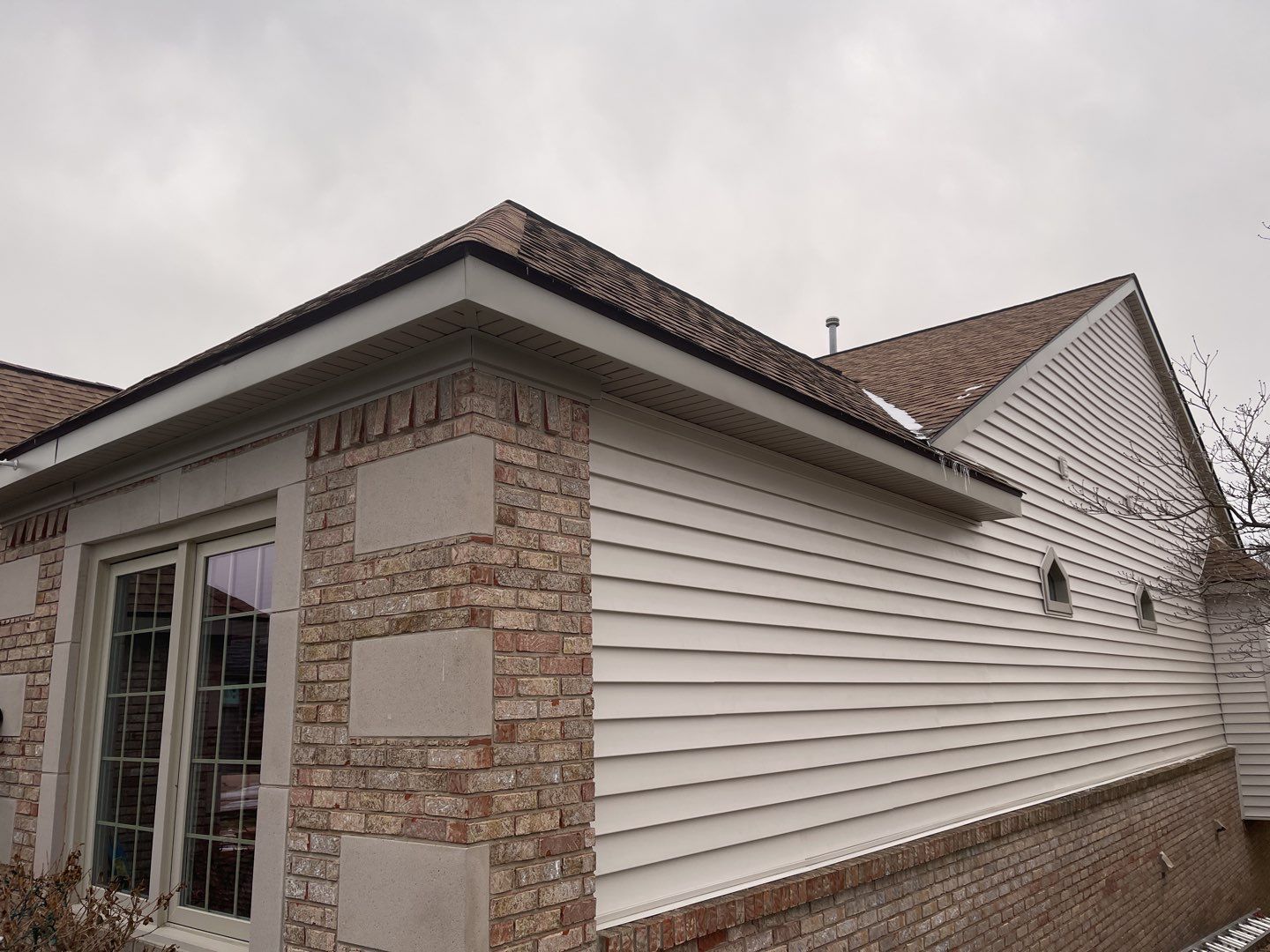 Siding Replacement using CertainTeed Restoration Classic D5 by 180 Contractors