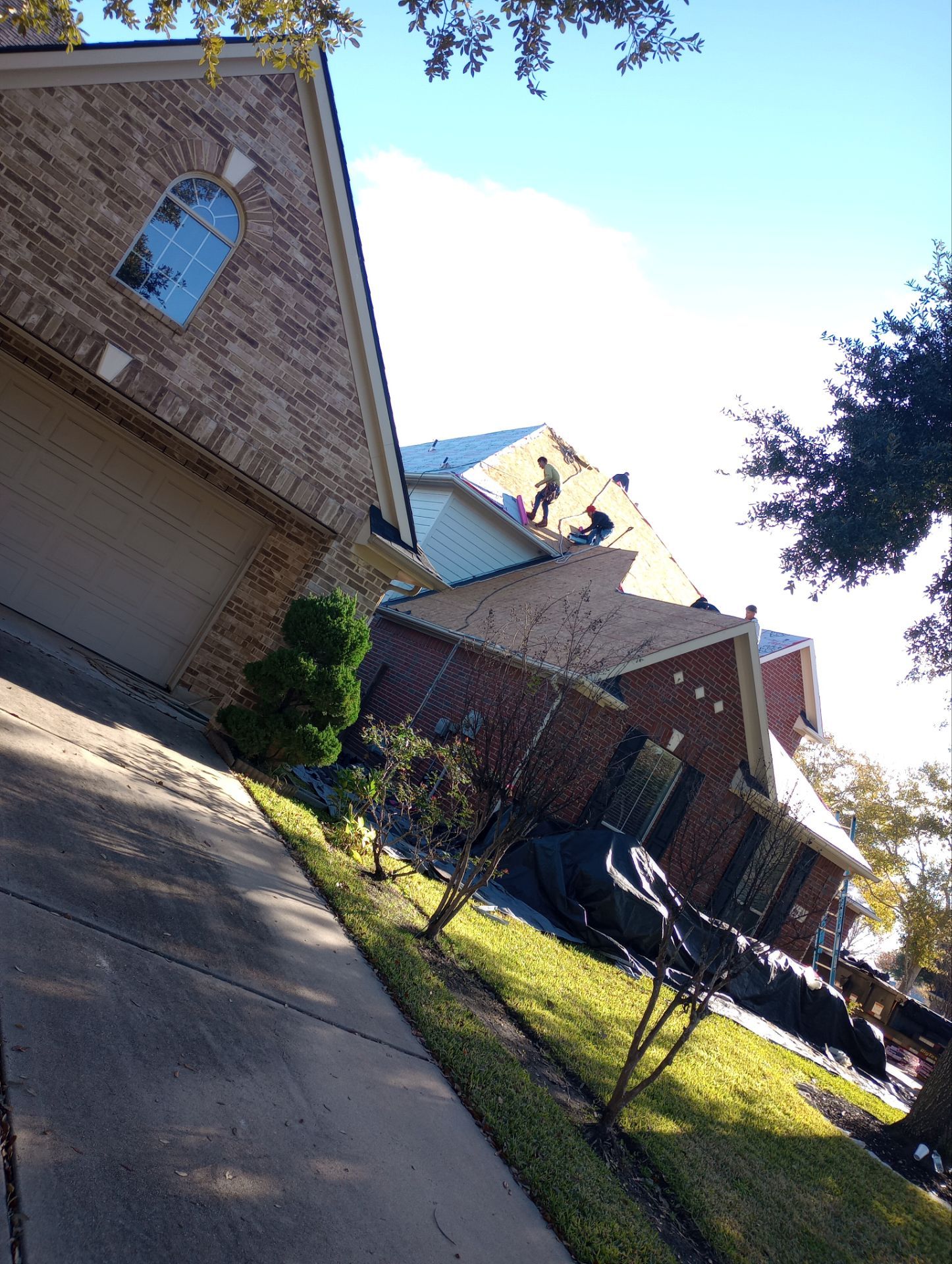 Residential Roofing Installation using Owen's Corning Duration (Lifetime) Shingles by Roof Repair Company