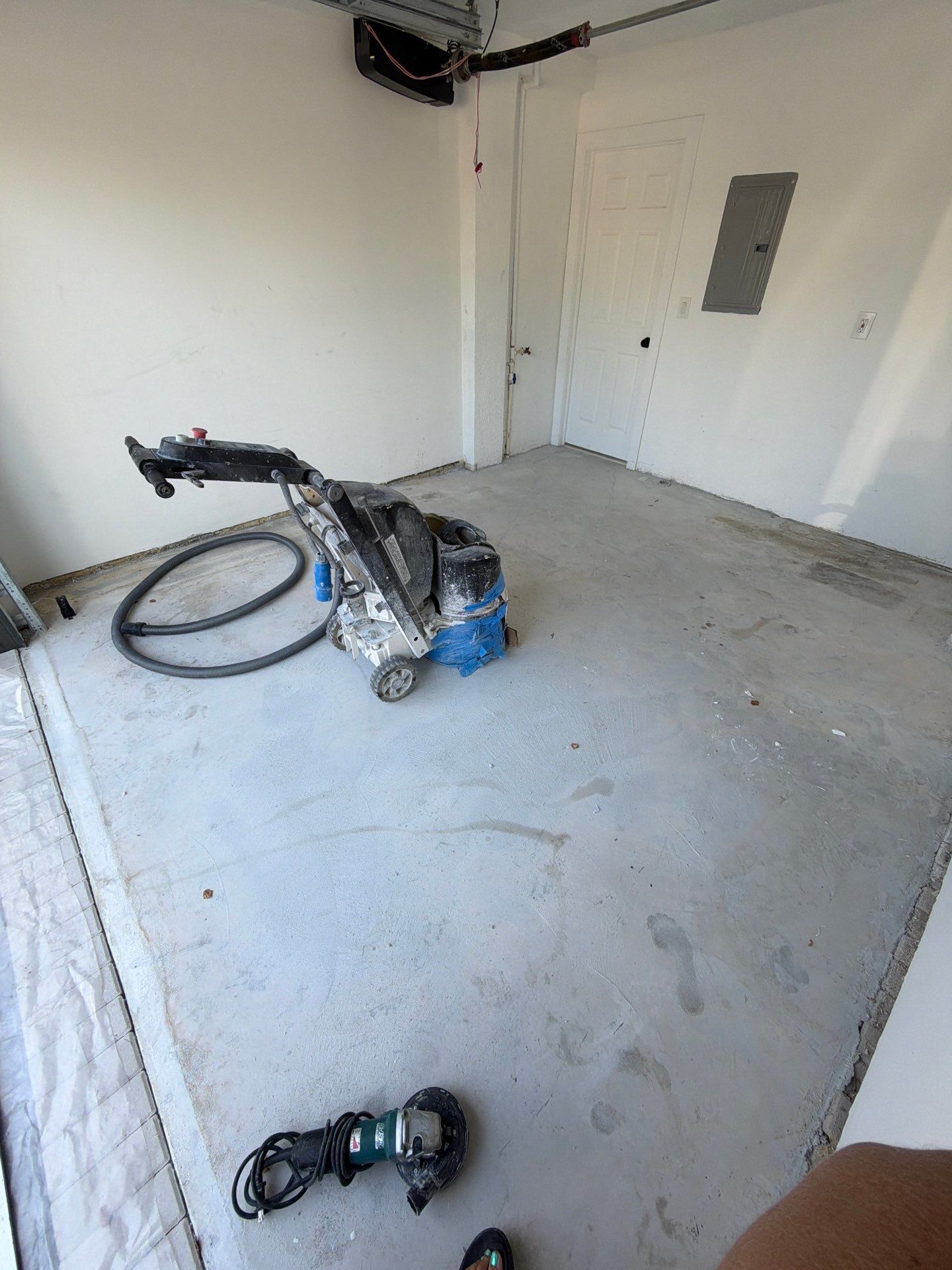 “Custom Flake Blend” Garage in Marathon, FL by Tropical Epoxy Coatings & Creations LLC