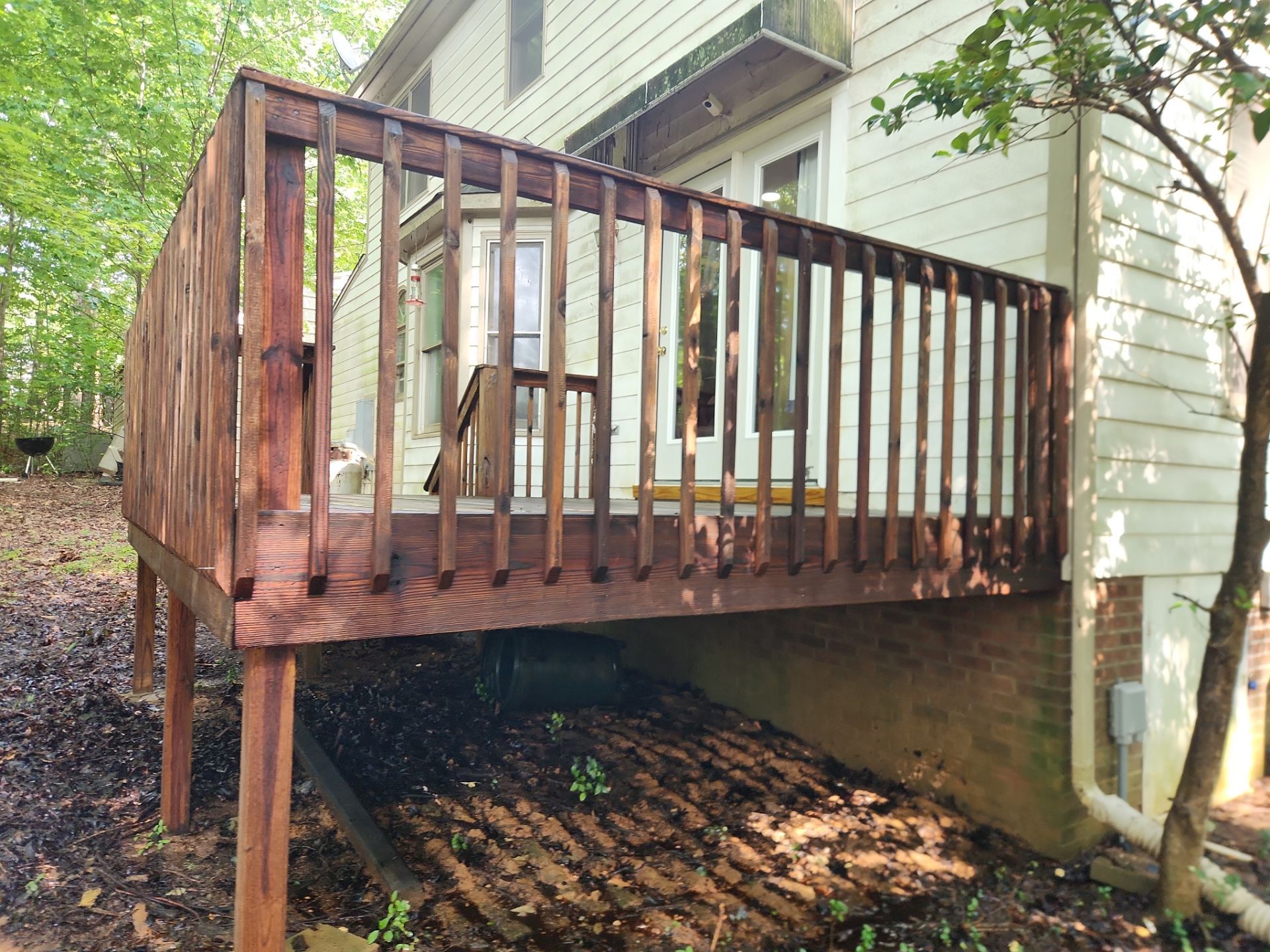 Wood Deck using Wood Sealant by DuraSeal