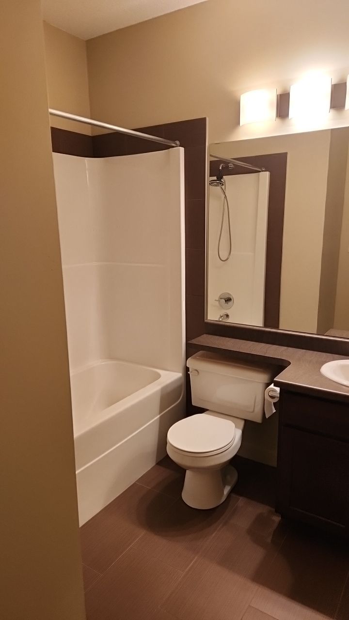 Move Out Cleaning Service by Tidyups Cleaning Service Inc