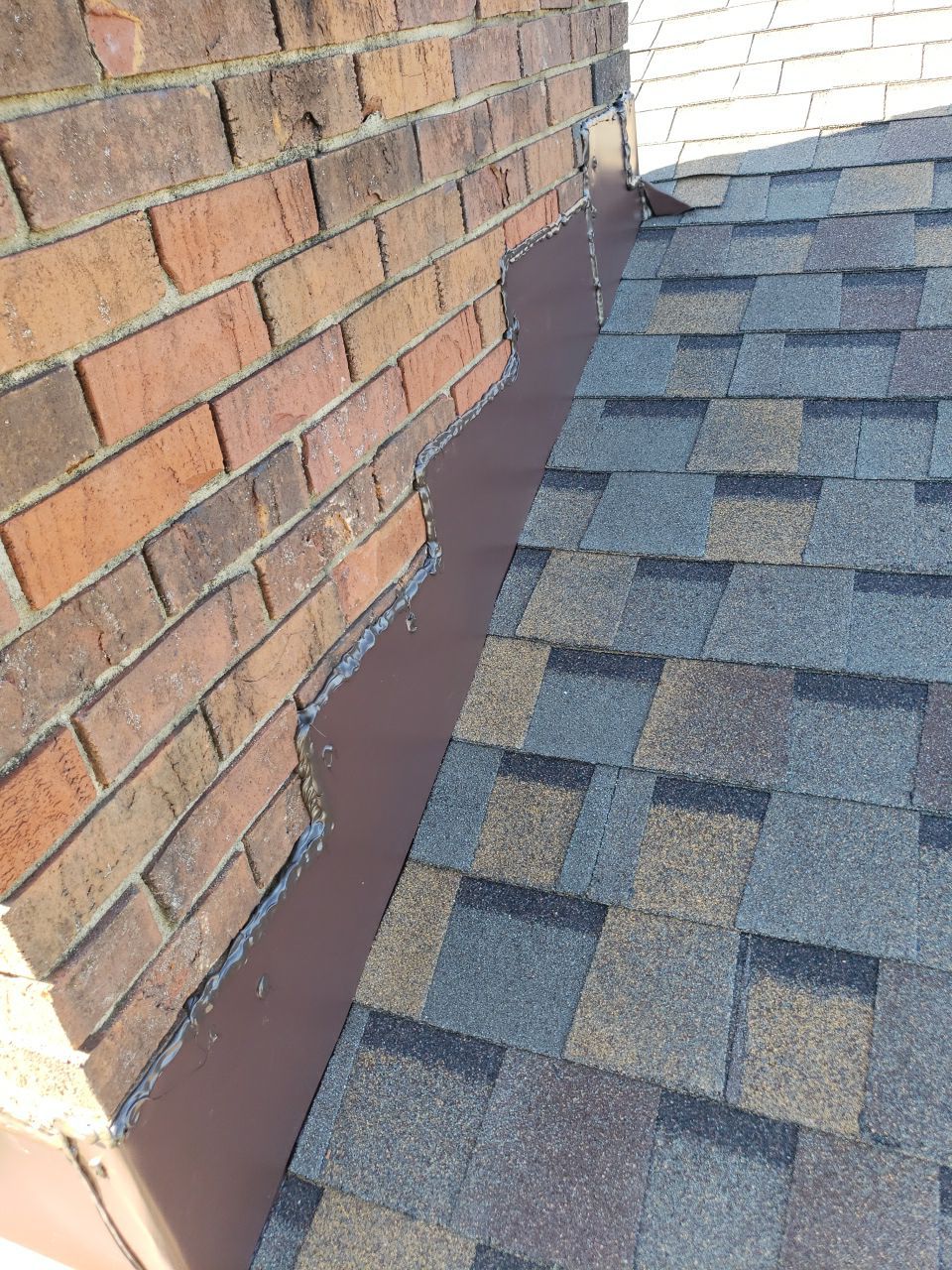 Brand: Atlas Pinnacle Color: Pristine Scotchgard Copper Canyon Drip: Musket Brown by Eagle Eye Roofing
