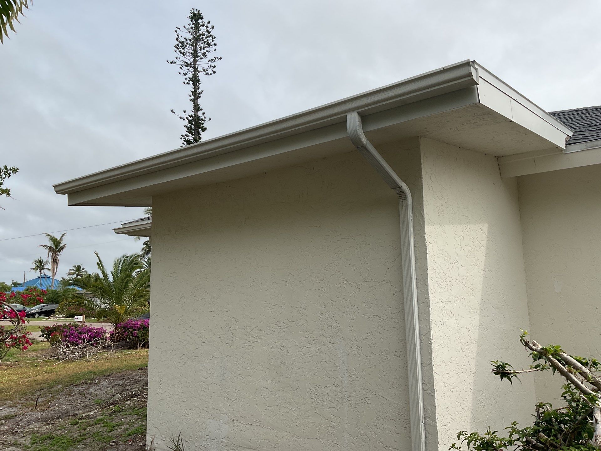 Leak-Free Gutter Solutions in Sanibel FL by Gutter Professors
