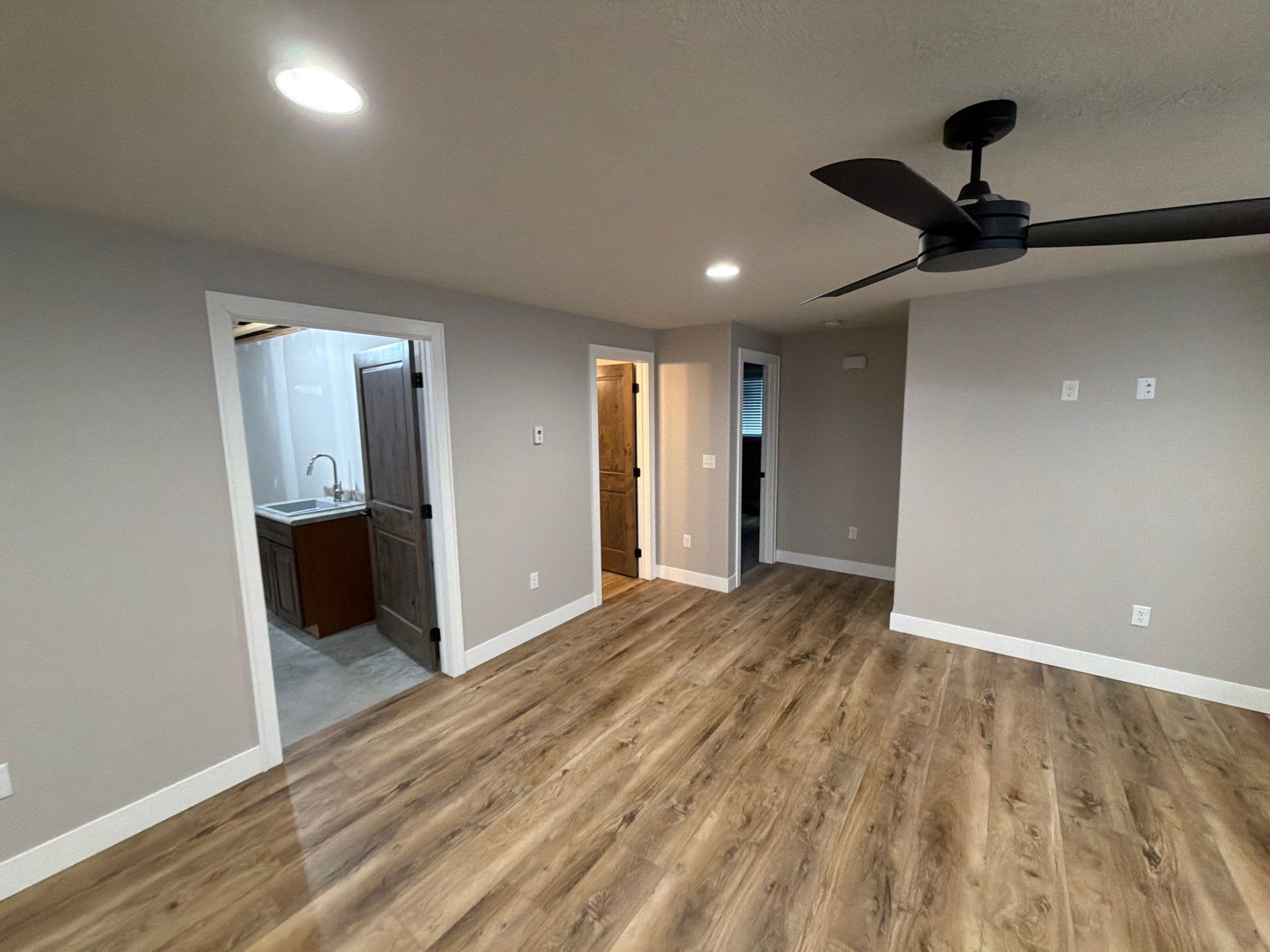 Sioux Falls Interior Finishing by Select Painting, Coatings & Garage Cabinets