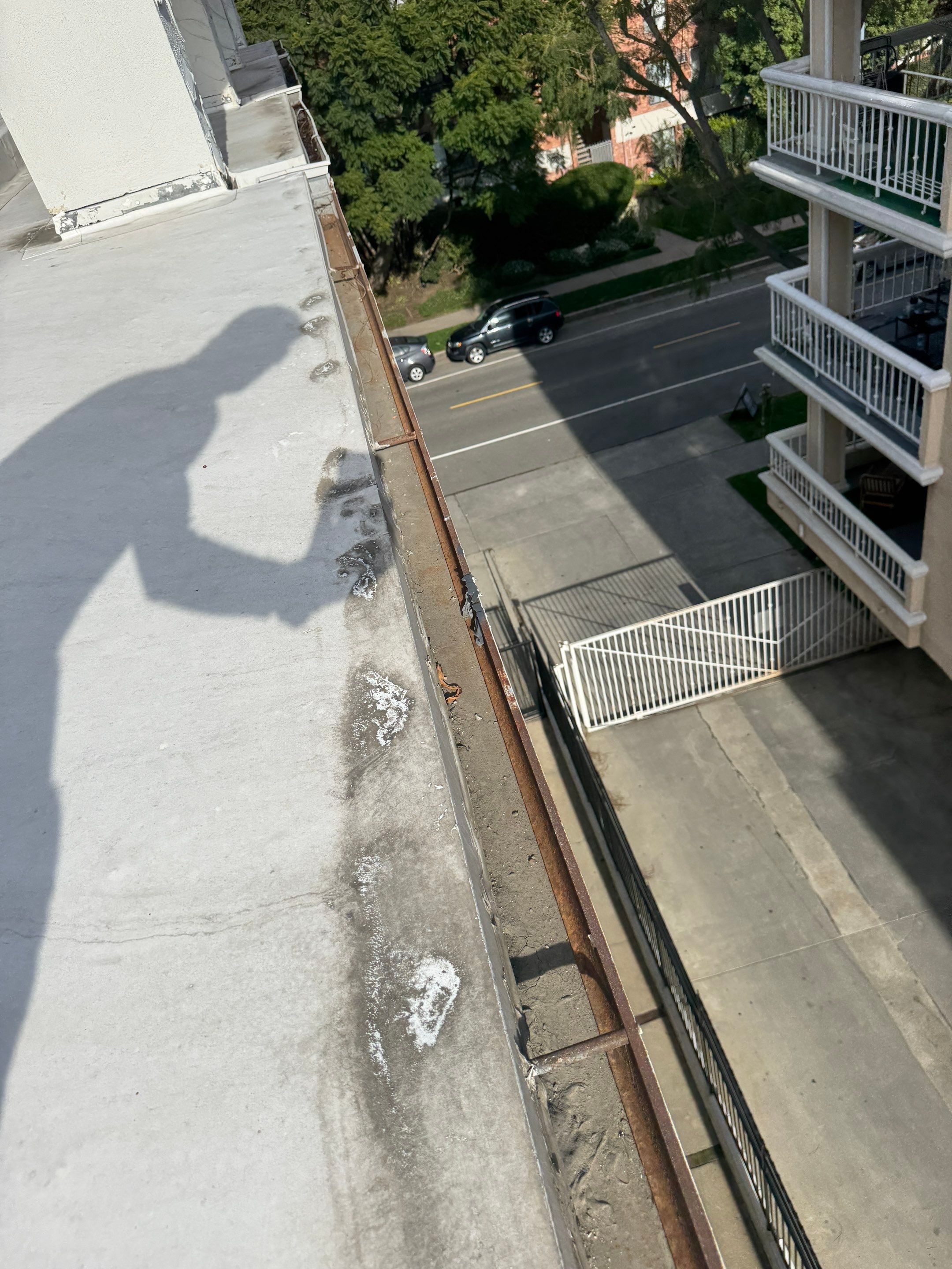 HOA gutter cleaning after photo.