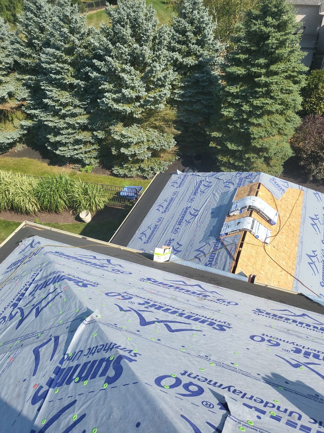 ATLAS PINNACLE COLOR: WEATHERED WOOD by Eagle Eye Roofing