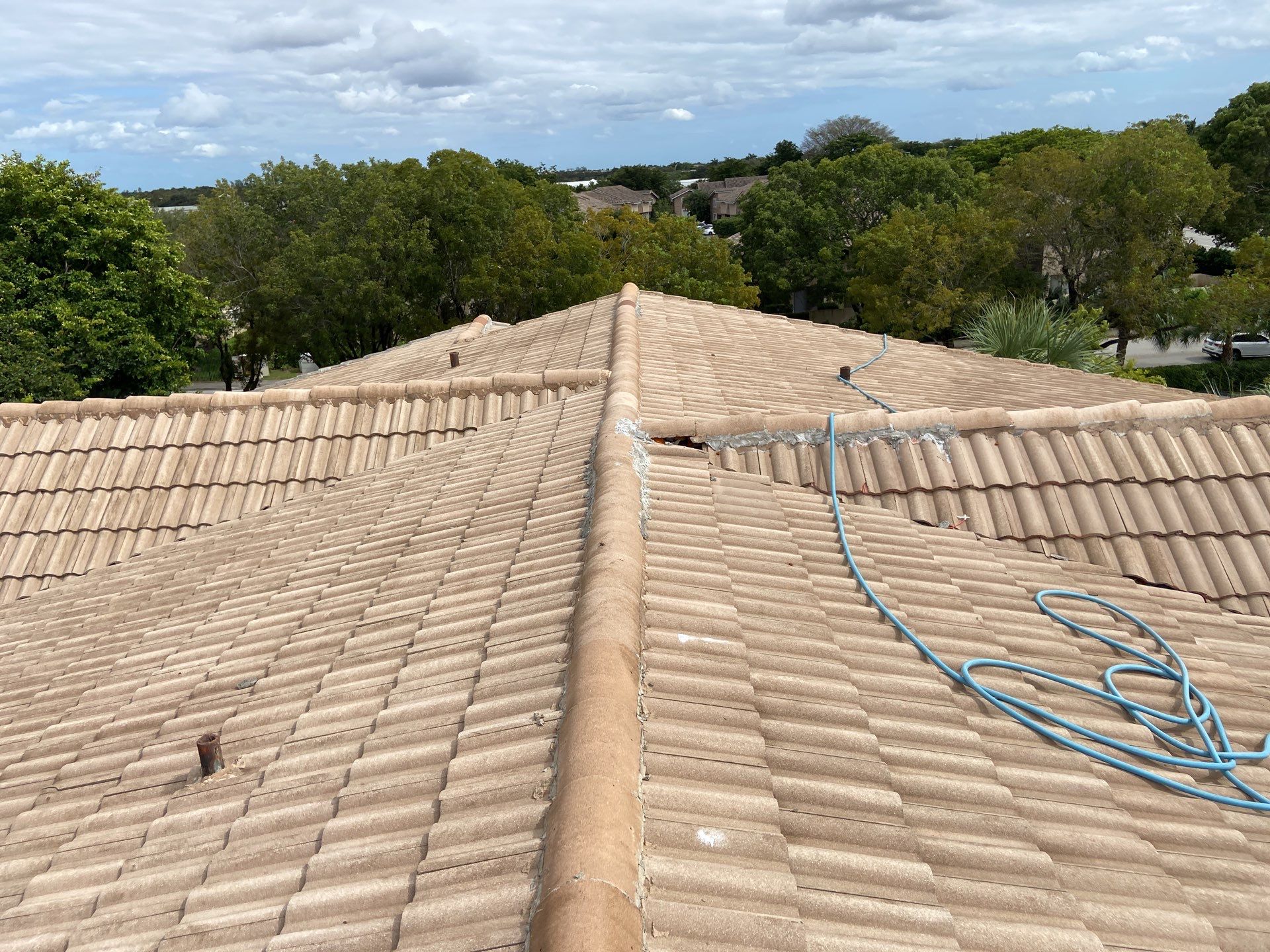 Commercial Roof Cleaning Coral Springs by BKB Pressure Cleaning LLC