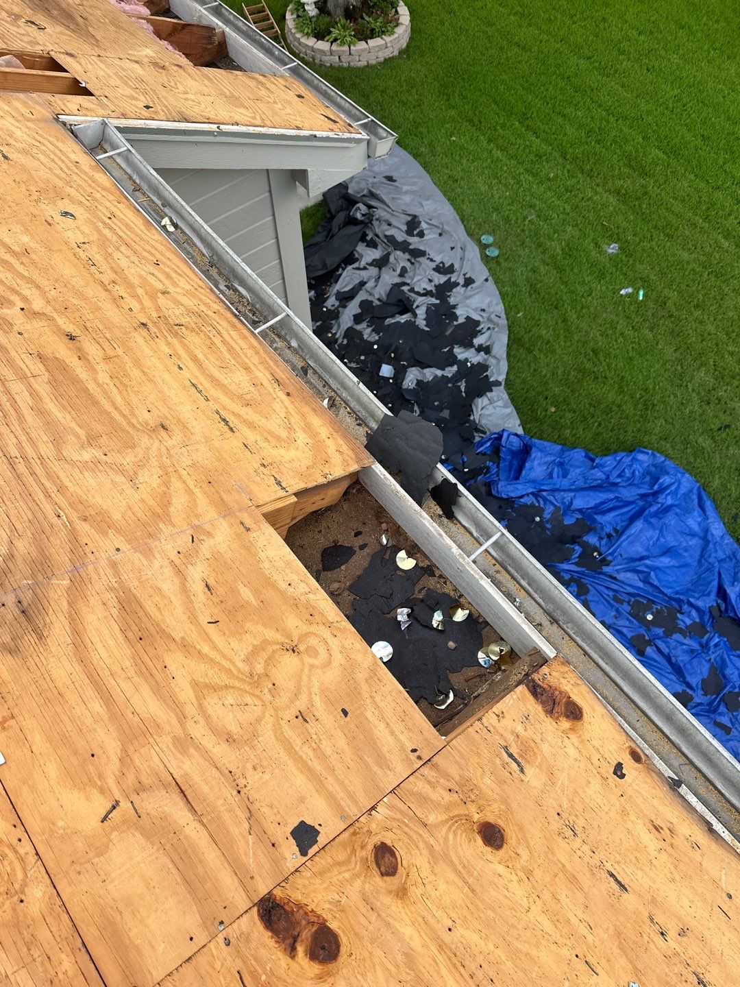 Residential Roofing Installation using Owen's Corning Duration (Lifetime) Shingles by Roof Repair Company