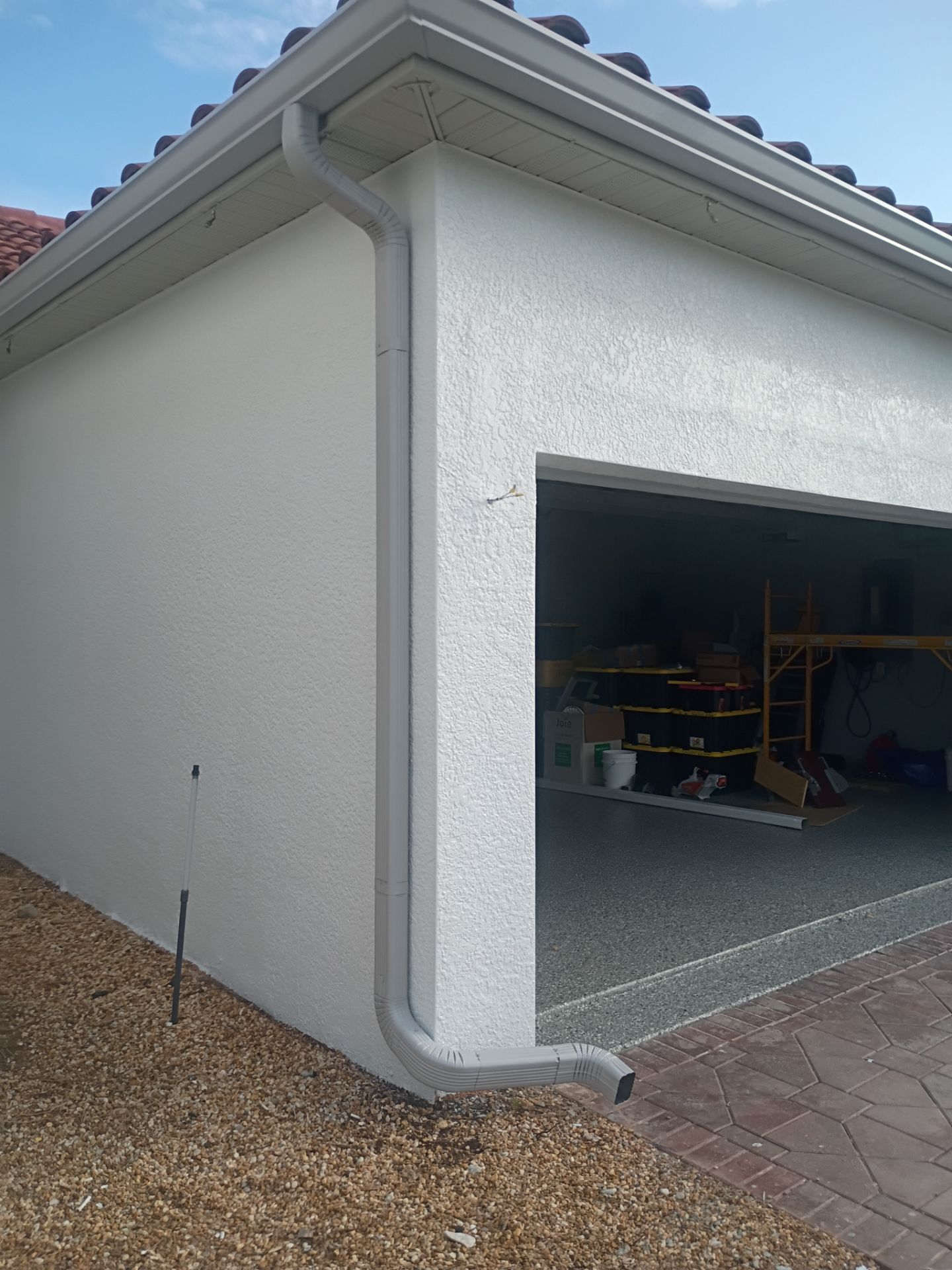 7 inch seamless gutters using Seamless Aluminum Gutters in Fort Myers, FL by Gutter Professors
