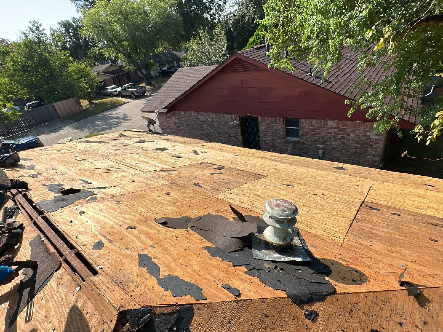 Residential Roofing Installation using Owen's Corning Duration (Lifetime) Shingles by Roof Repair Company