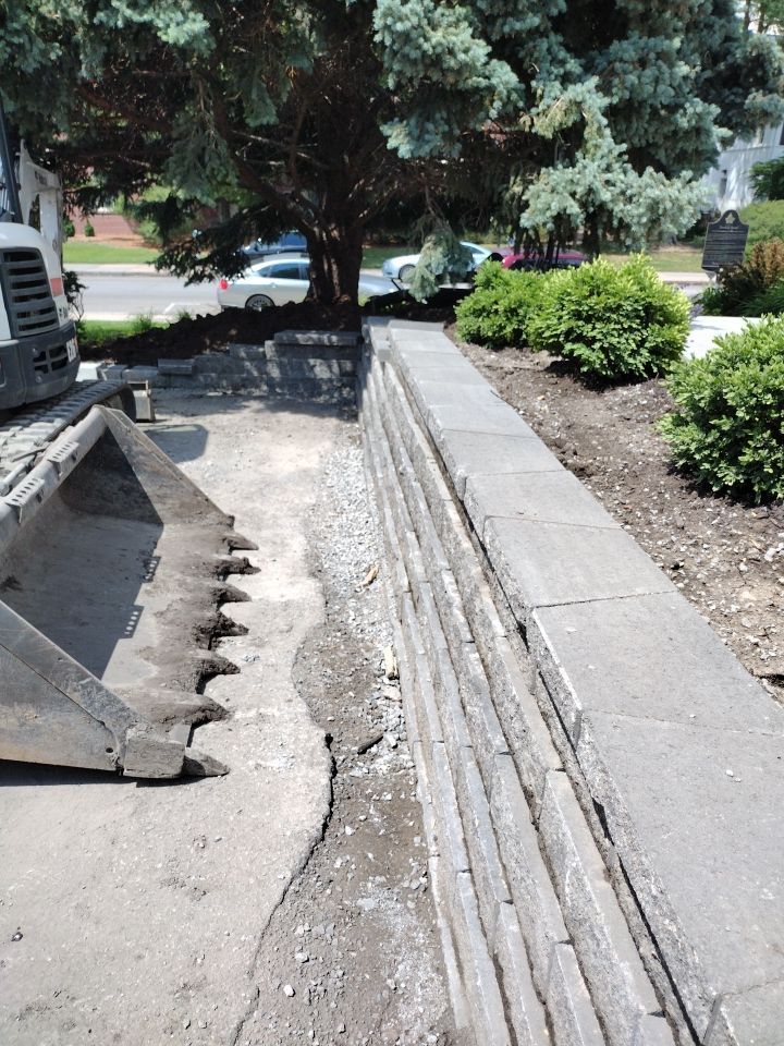 Replacement of existing retaining wall.  by New Horizon Landscapes