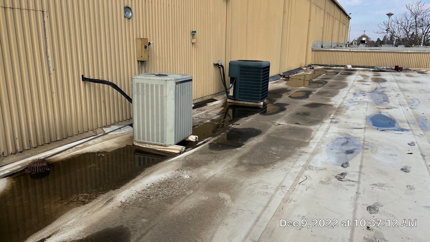 TPO single-ply roofing system using GAF by Straight Edge Roofing Inc