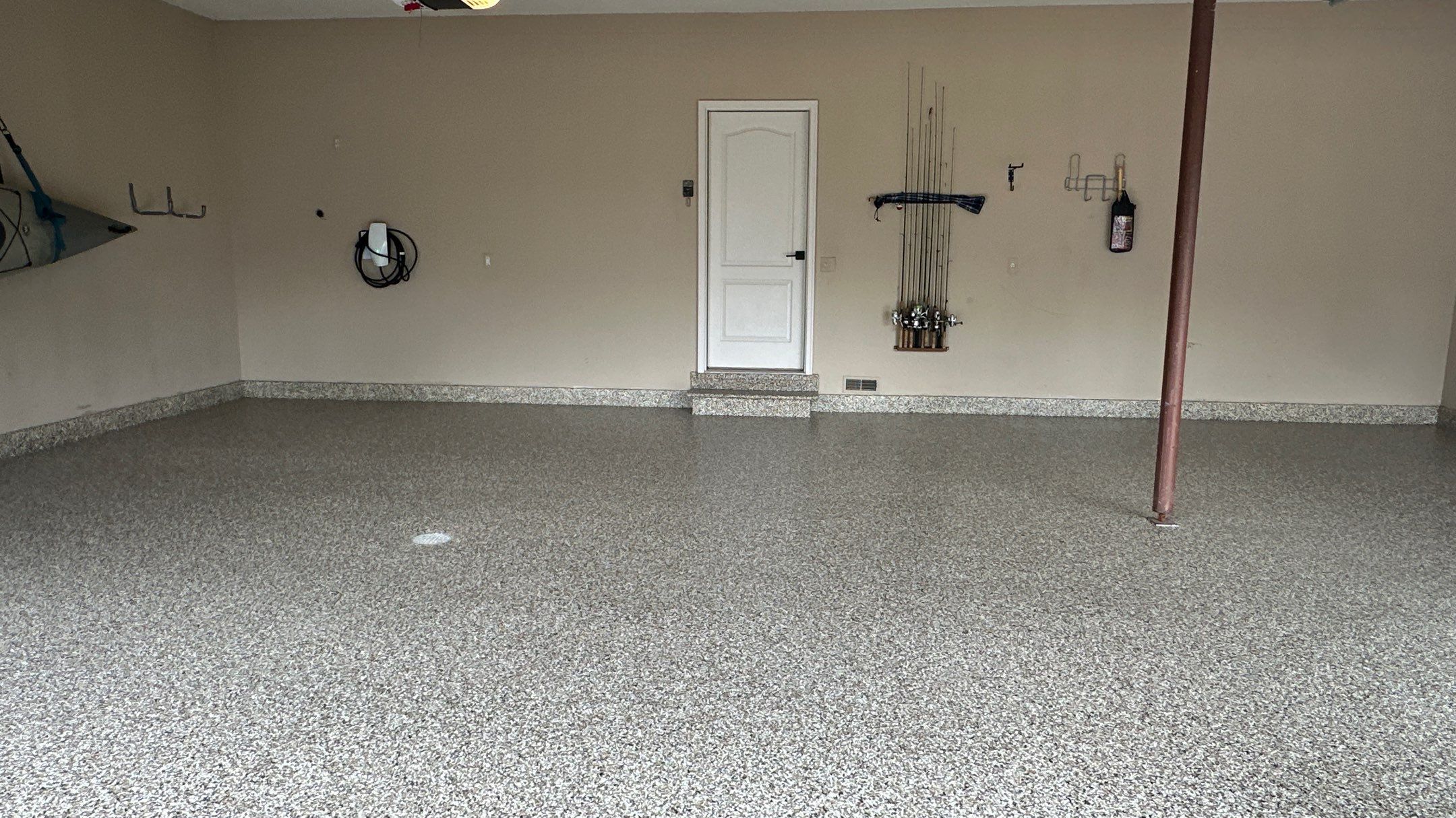 Jeff M. chose Riverbed flake for his beautiful new flake floor   by Banner Garage