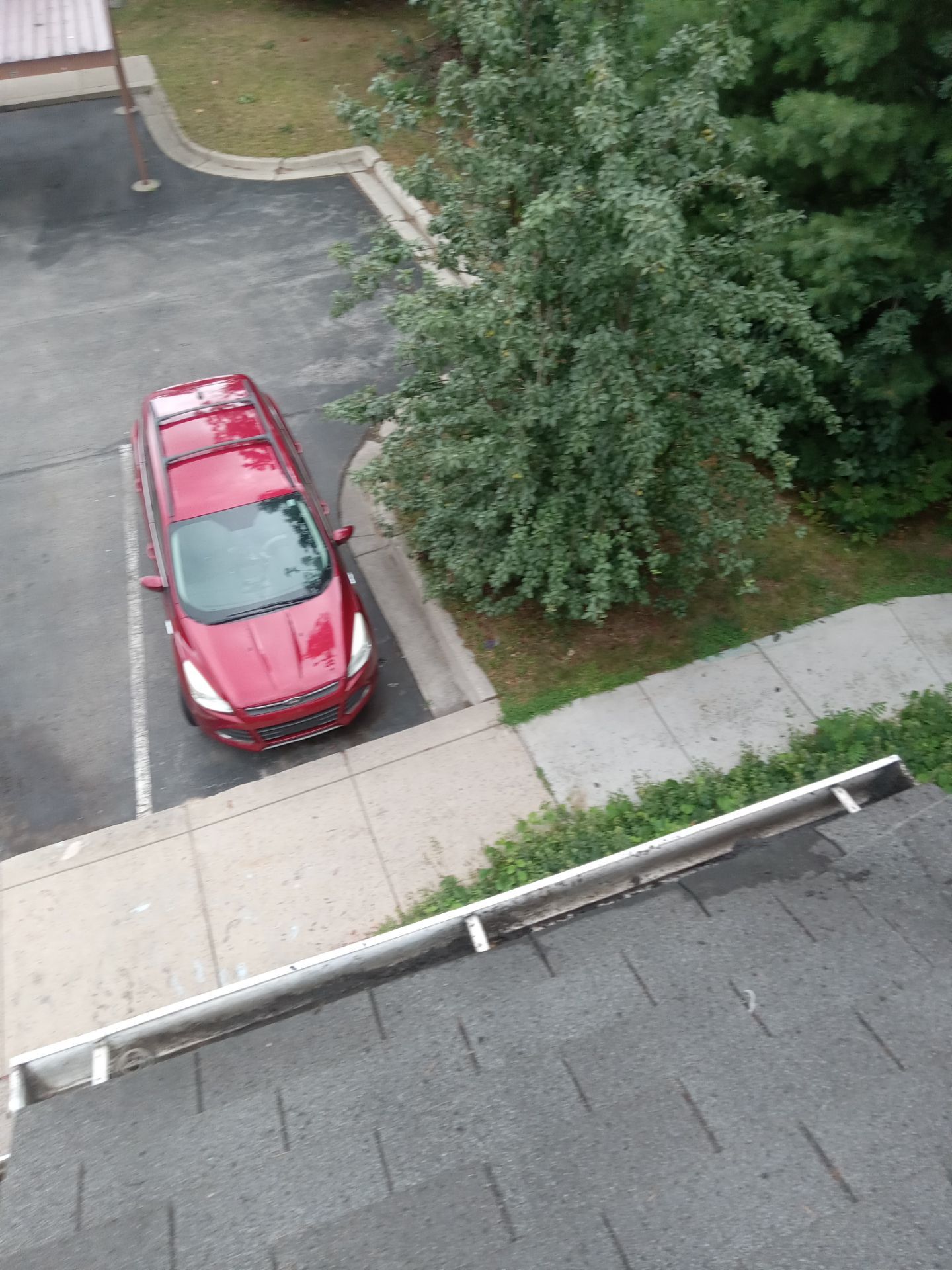 Commercial gutter cleaning Traverse City, MI after photo with clean gutters