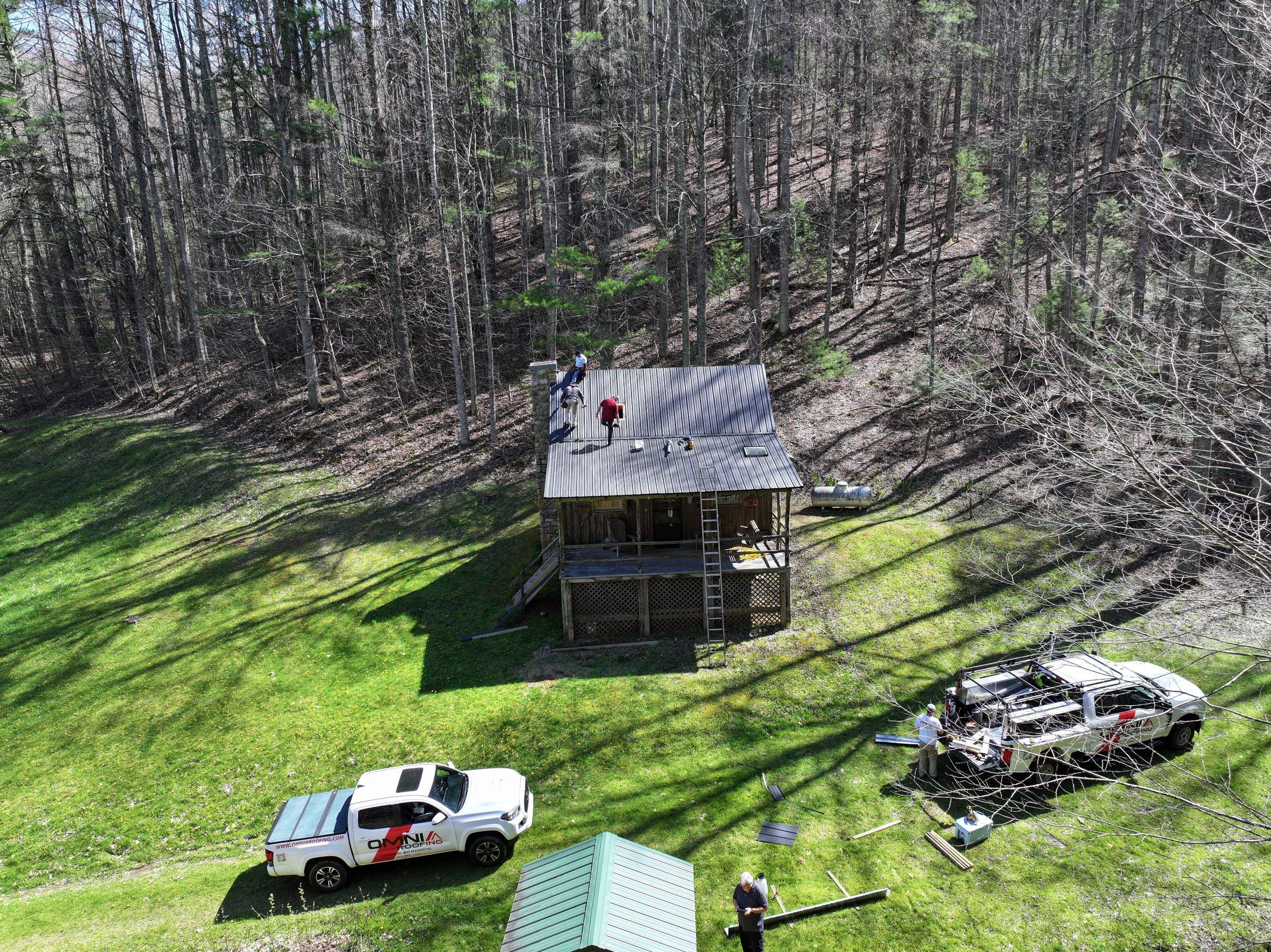 Sluder Cabin by Omnia Roofing