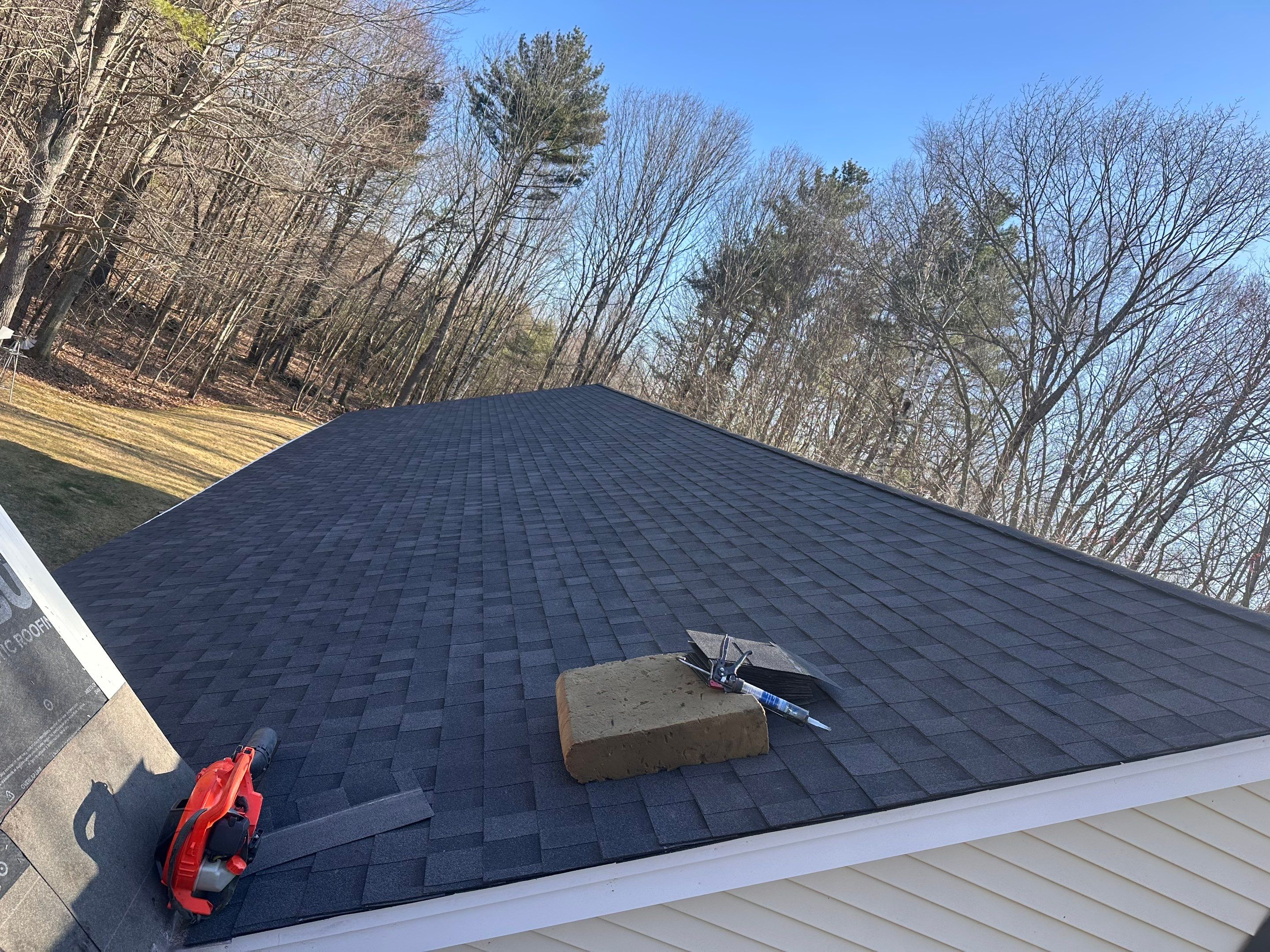 Vinyl Siding and Asphalt Roofing Replacement in Deerfield by Tall pine roofing