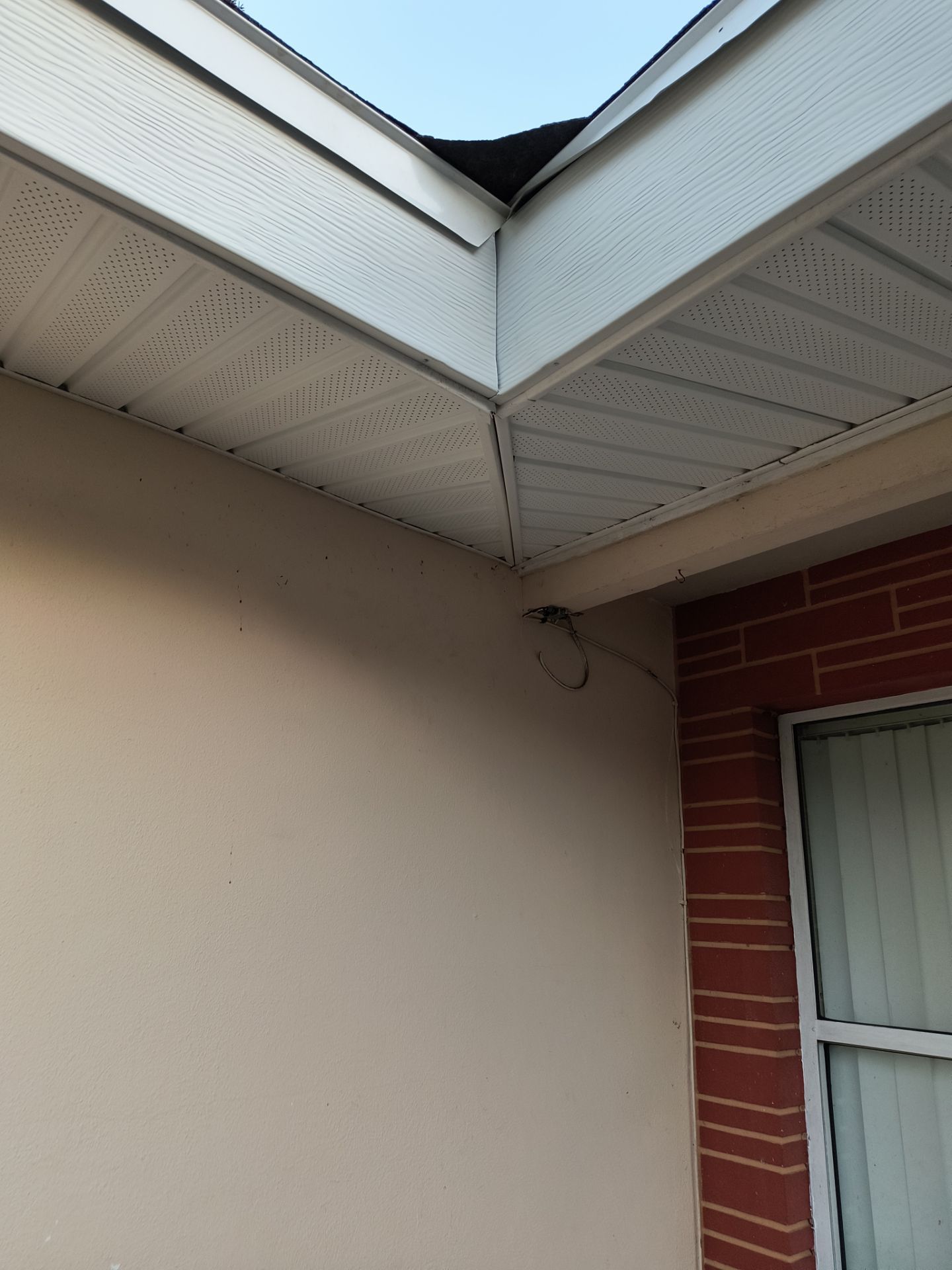 White Soffit and Fascia Upgrade in Sarasota FL by Gutter Professors